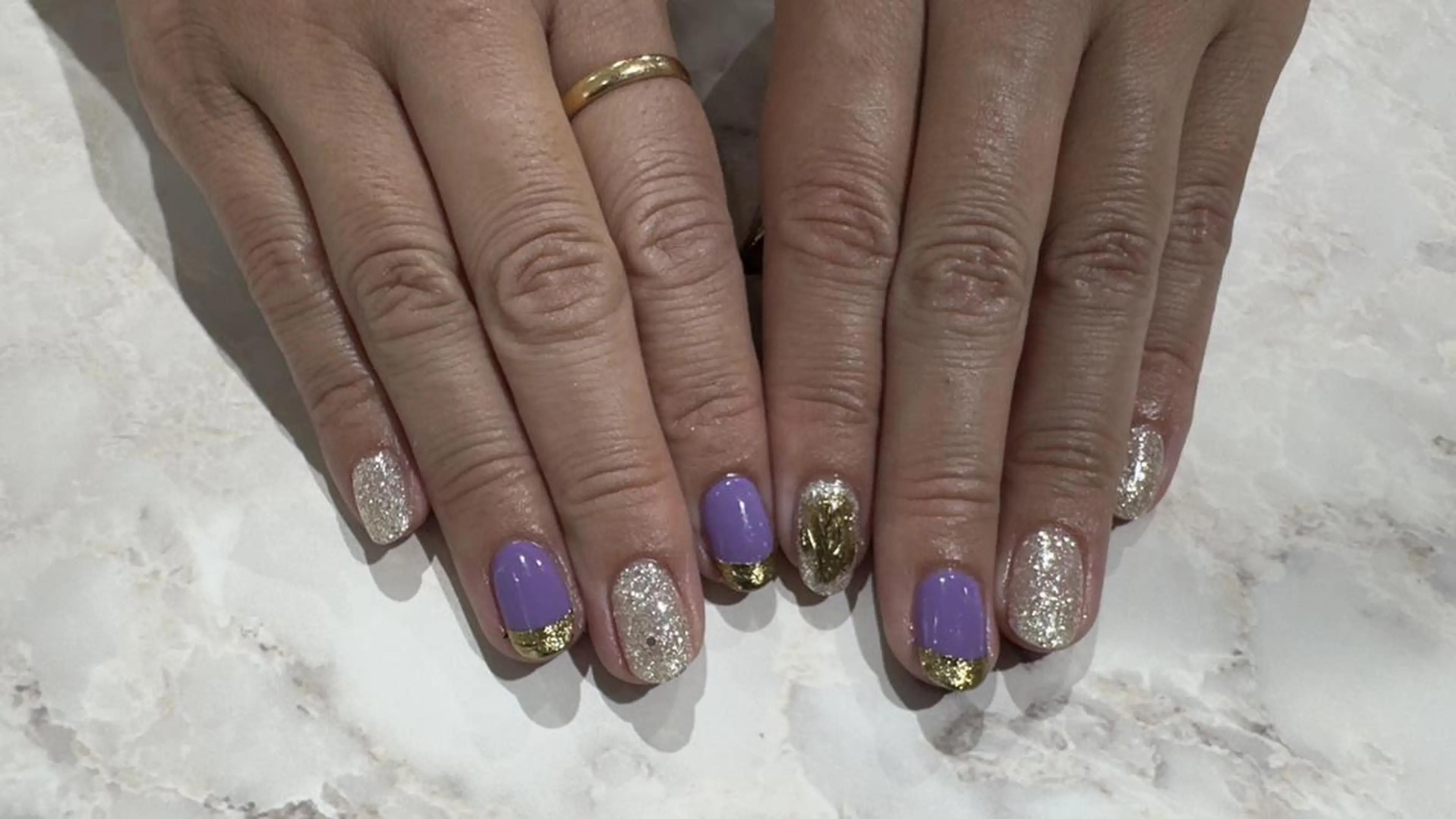 ネイル フレンチネイル ゴールド ハロウィン ミラーネイル パープル Nail Salon Lindaのネイルデザイン