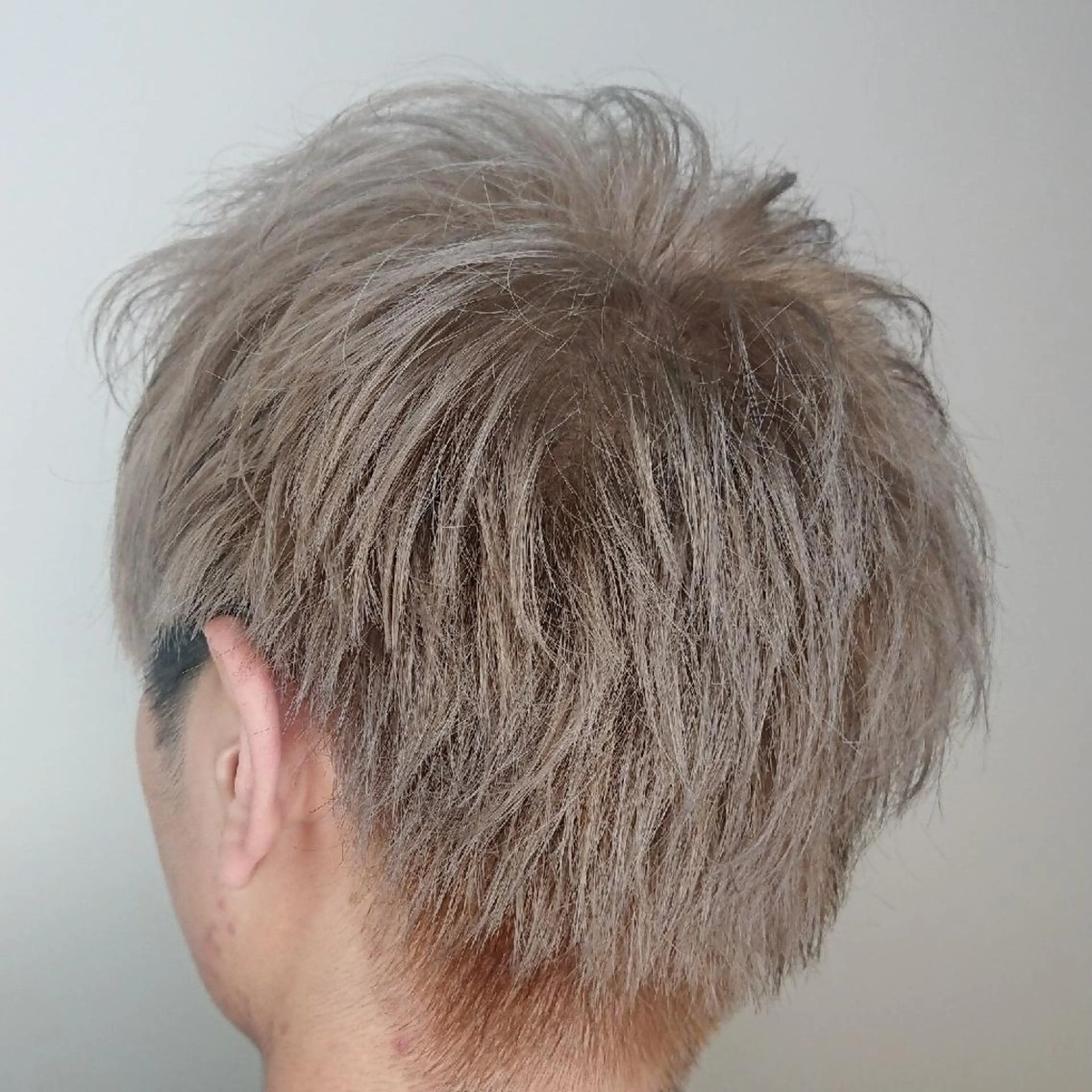 メンズ カラー パーマ ヘアアレンジ カット ヘアカラー ブリーチ/ヘアケア/ 艶髪/イギチハルのヘアスタイル