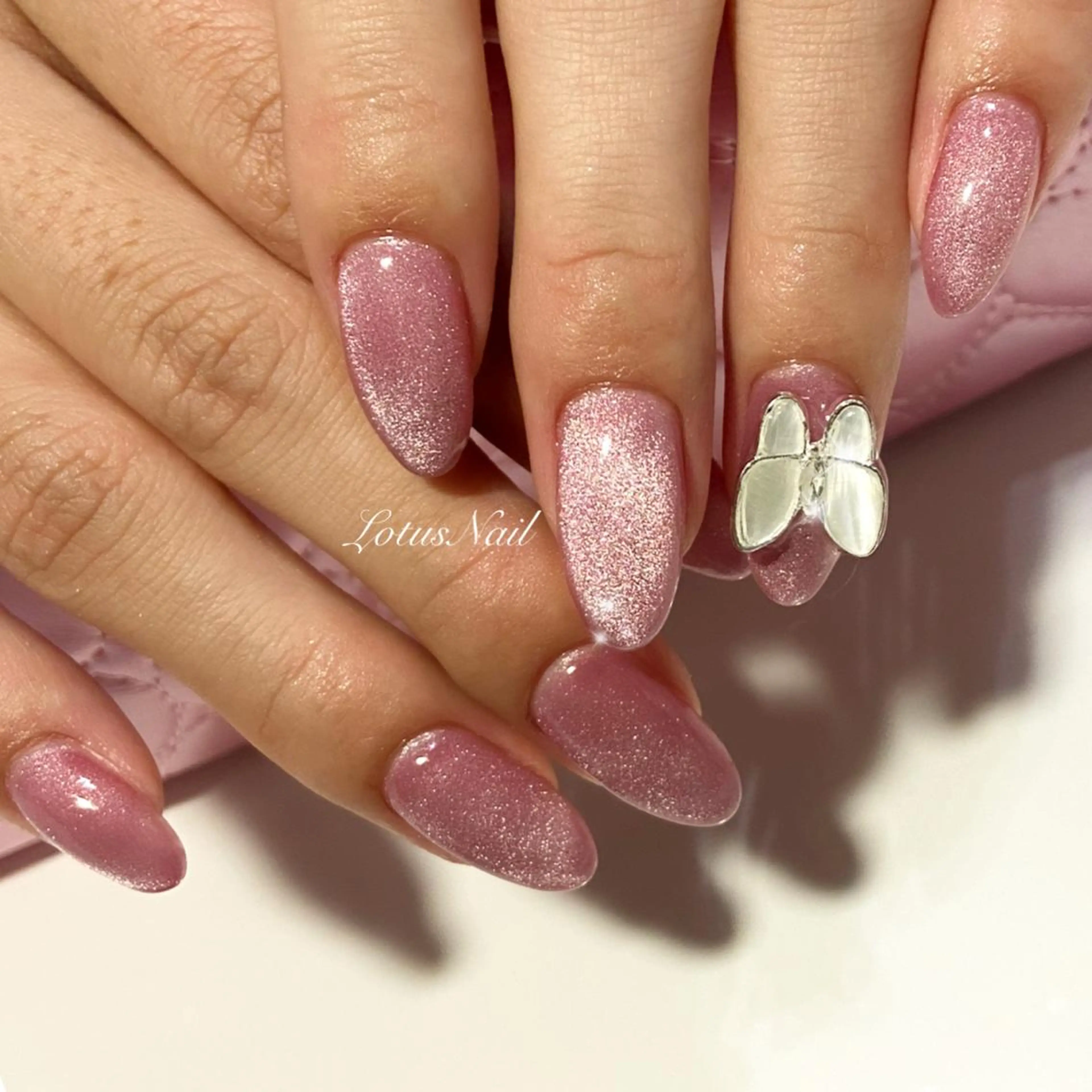 ネイル マグネットネイル Lotus Nailのネイルデザイン