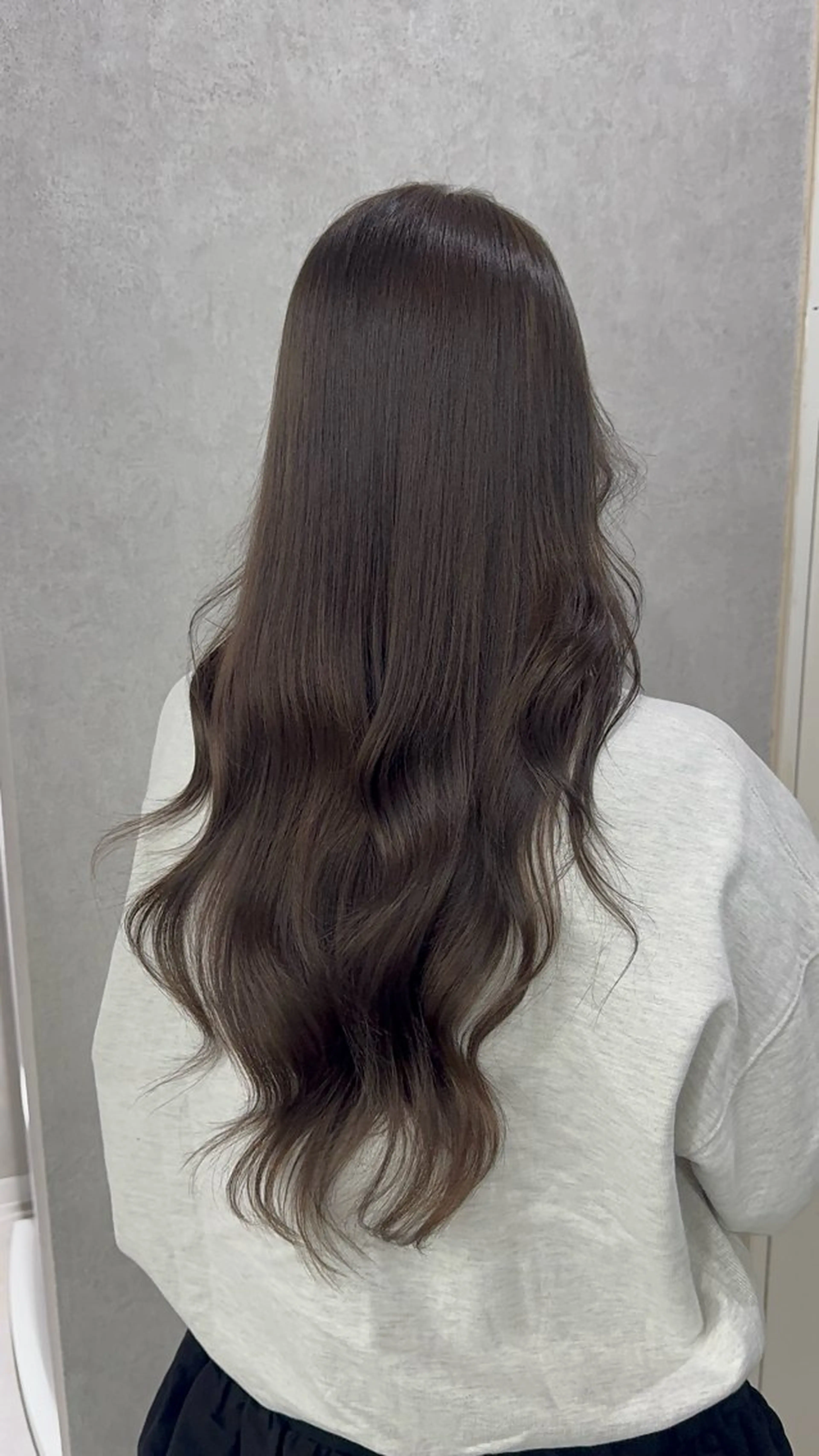 ロング カラー アッシュ アッシュブラウン ベージュカラー 黒髪 ブリーチ カット ヘアカラー トリートメント 赤み無し柔らかカラー 【梅田】madokaのヘアスタイル