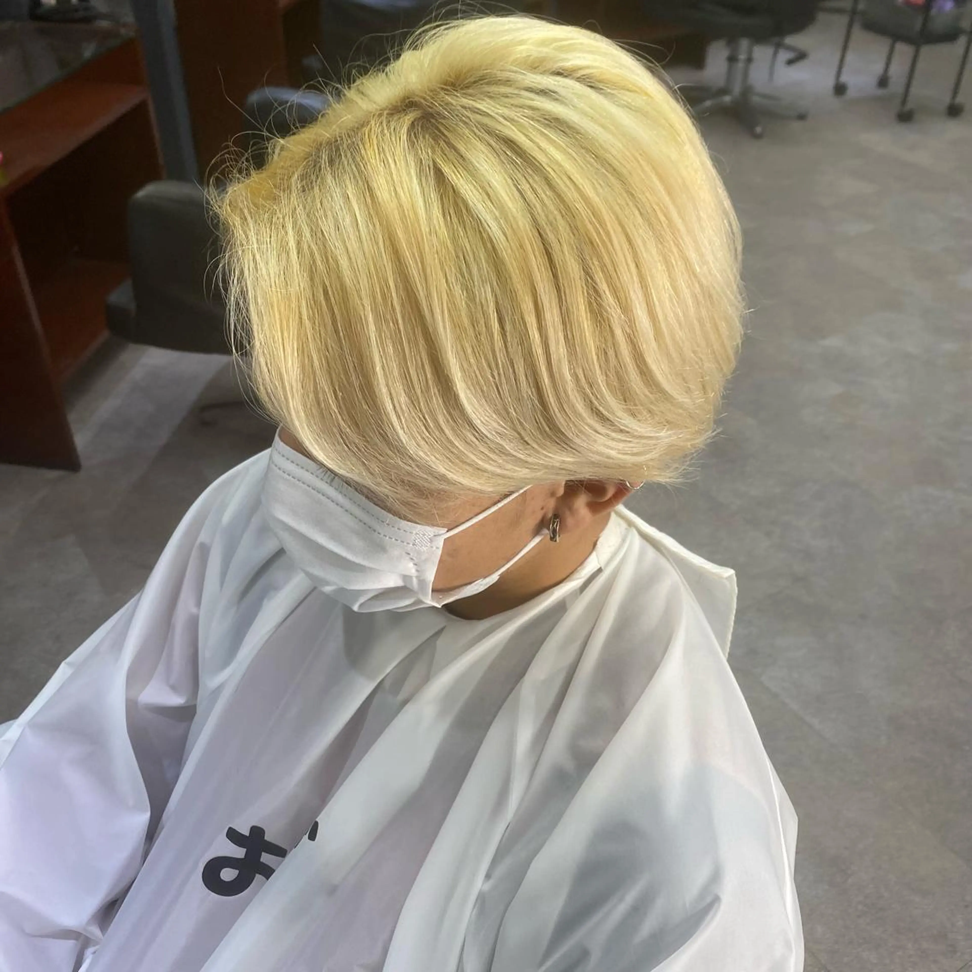 ショート カラー メンズ ヘアカラー シールエクステ特化 ハイトーン、NANAのヘアスタイル