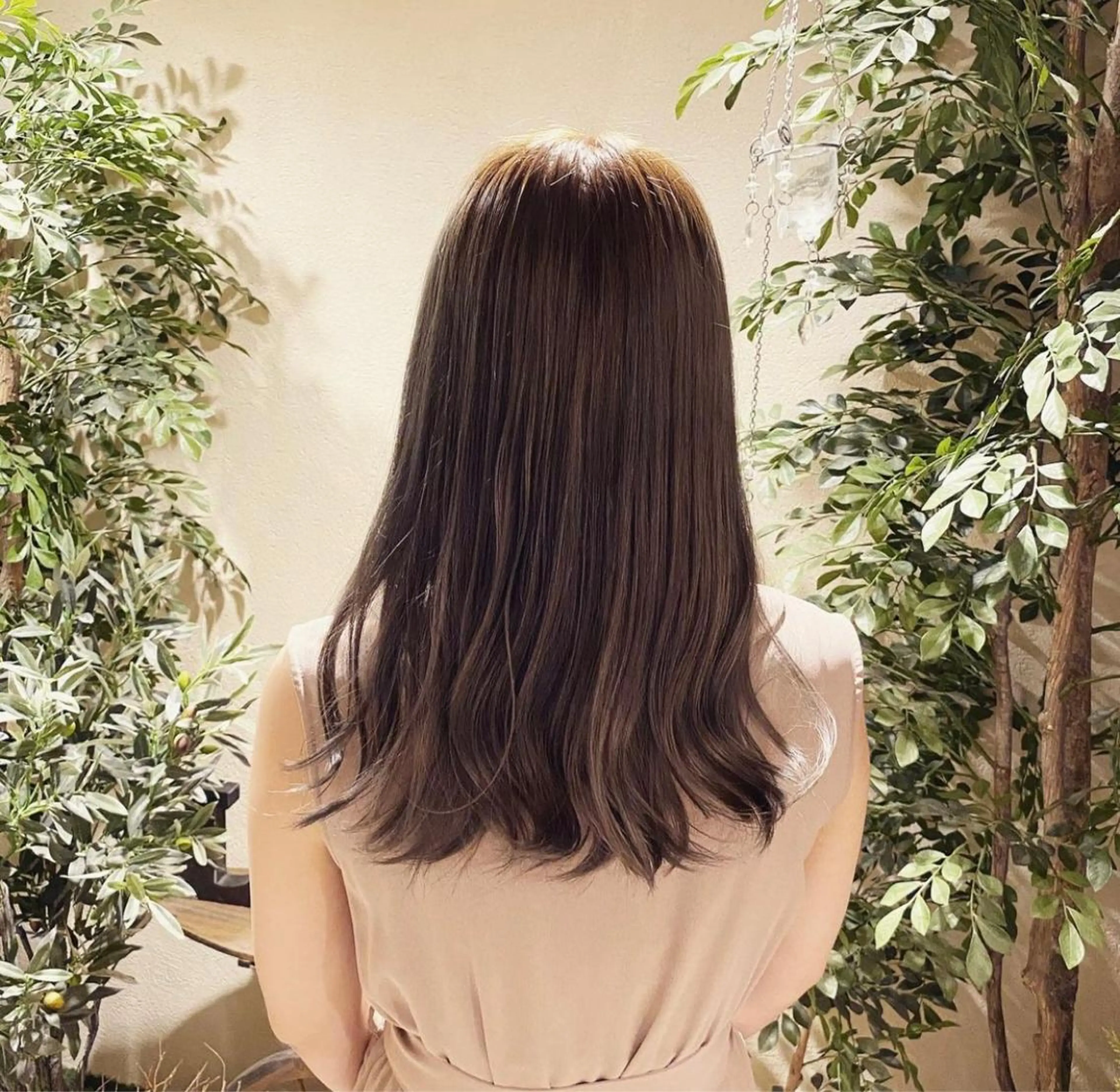 セミロング カラー アディクシーカラー 透明感カラー イルミナカラー トリートメント 髪質改善ヘアケア 艶髪特化/上田のヘアスタイル