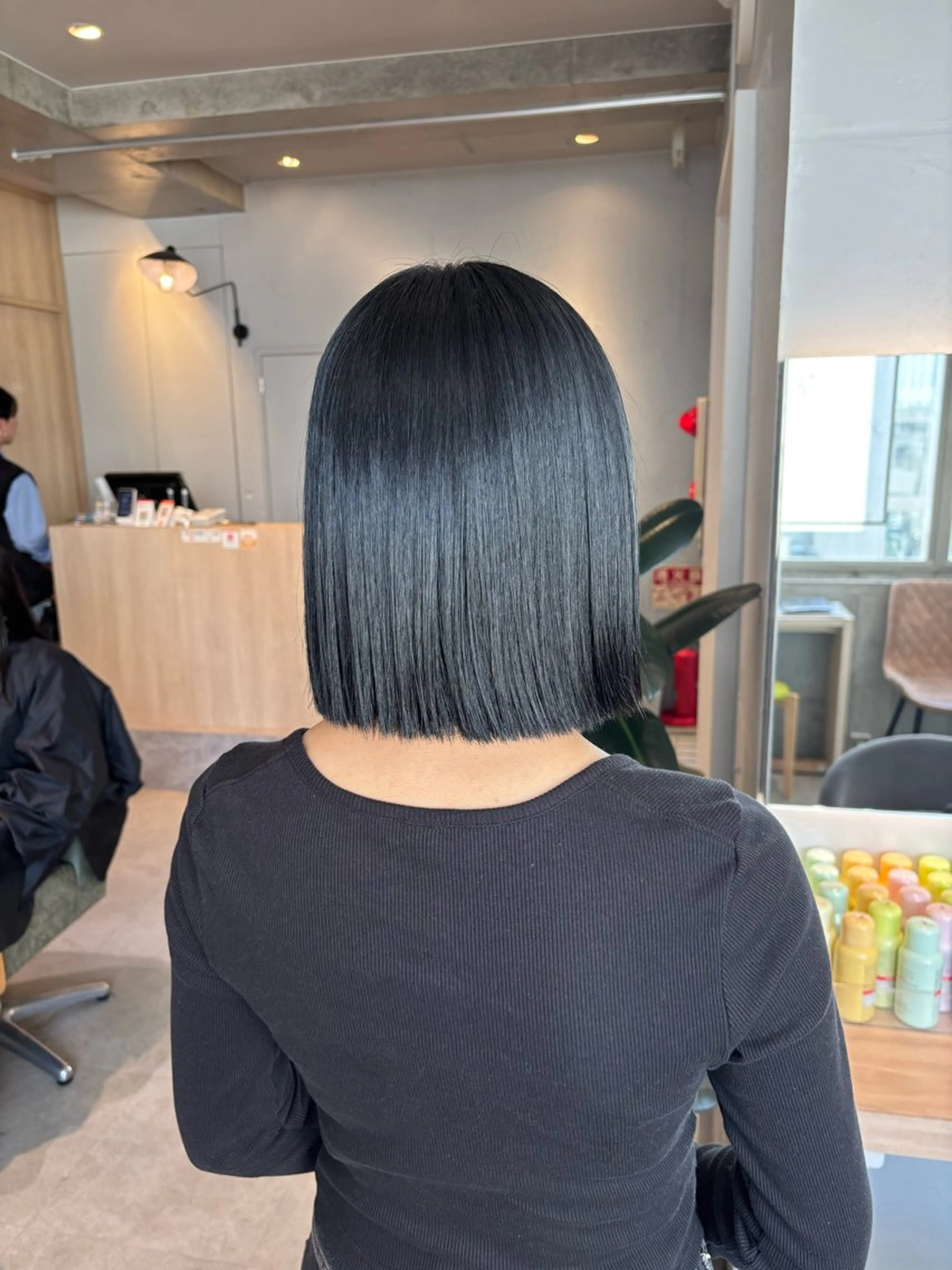 ショート カラー 黒髪 透明感カラー カット りあの🎀 /暖色カラー🍒のヘアスタイル