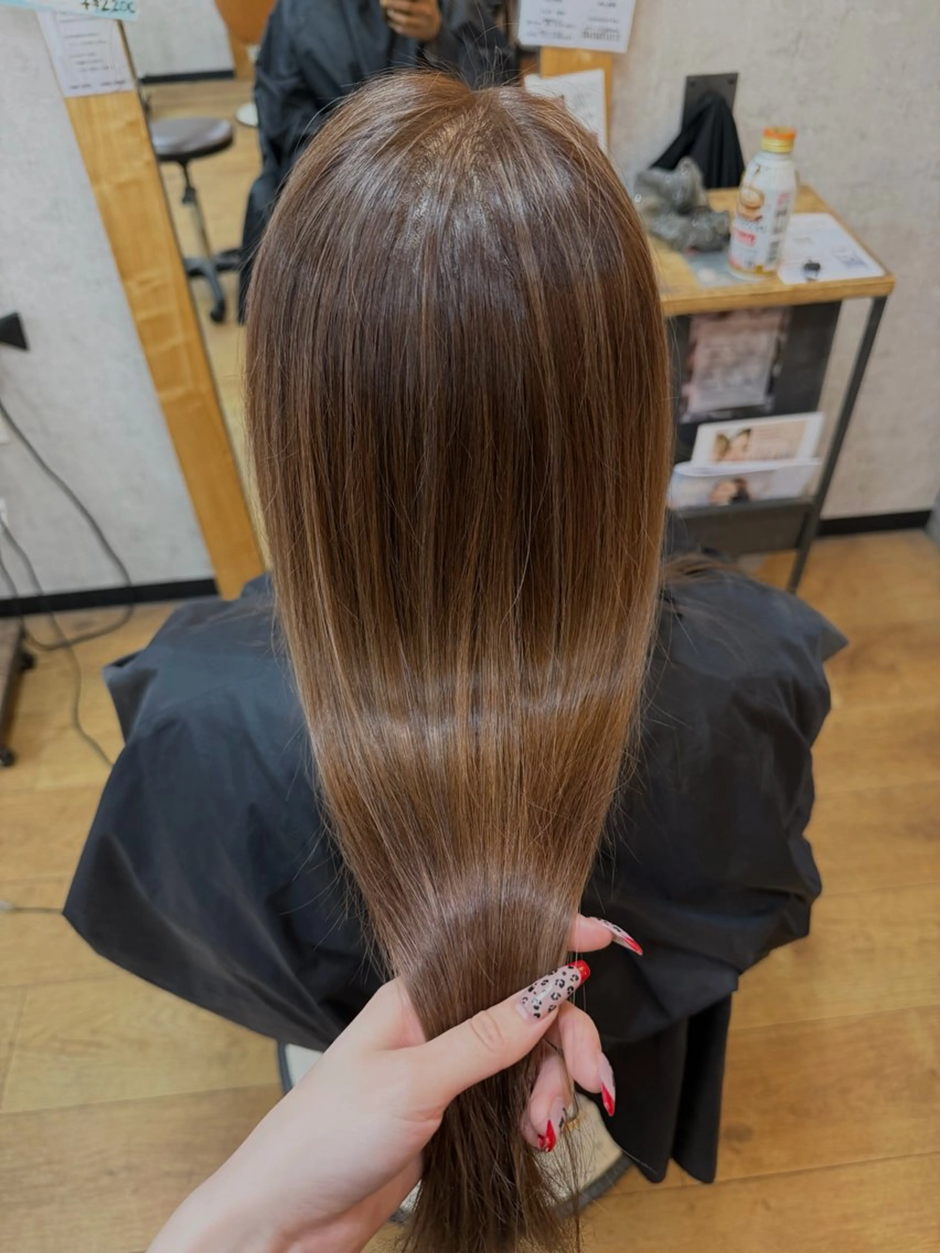 セミロング カラー ヘアカラー 宮崎 稚世のヘアスタイル