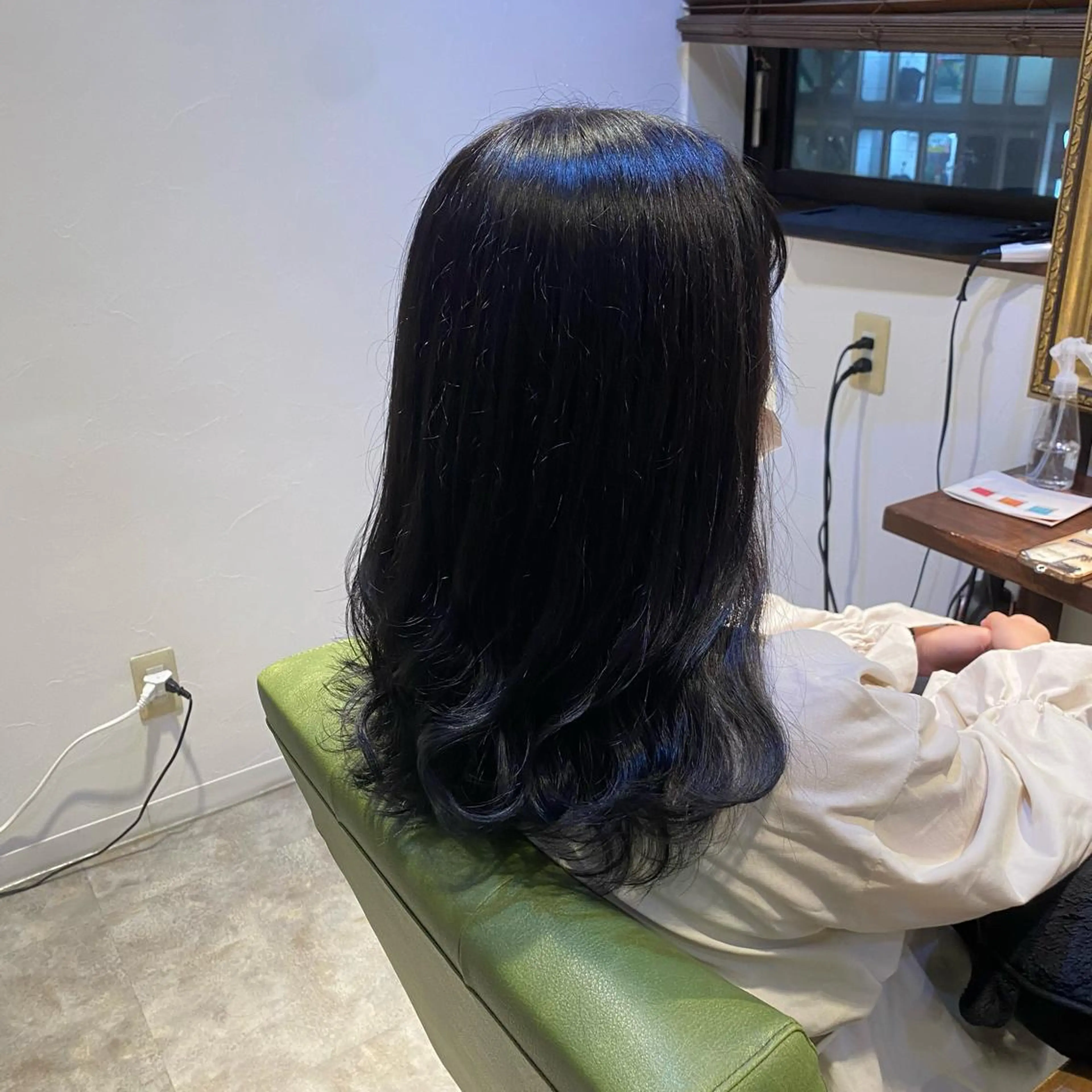 カラー 黒髪 ブルーカラー ブルーブラック ヘアカラー トリートメント 🫧透明感カラー 🫧 ジルバ清水南海のヘアスタイル
