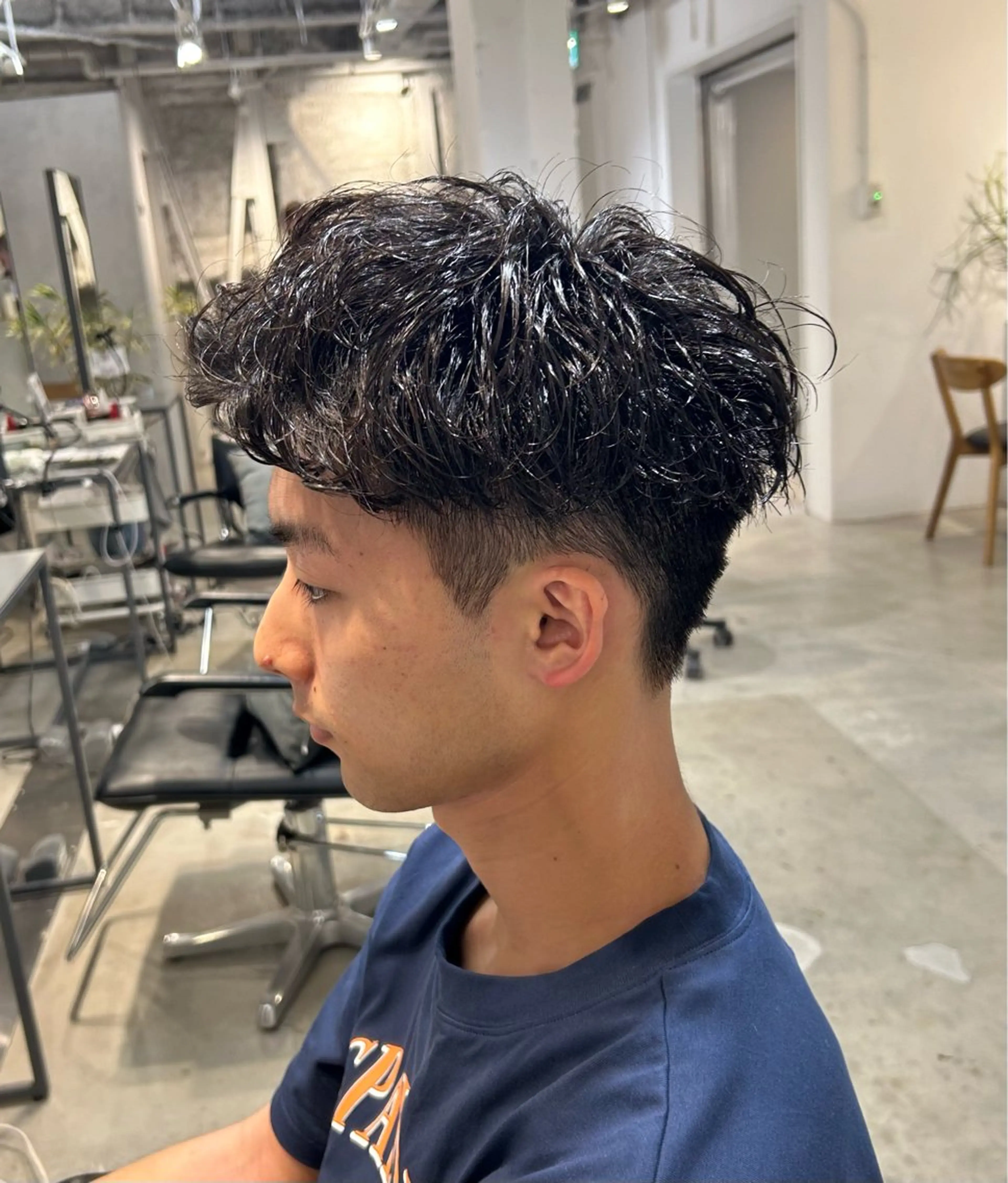 パーマ メンズ ビジネス センターパート フェードカット フェザーパーマ メンズ韓国風 メンズパーマ💈藤田 晃志のヘアスタイル
