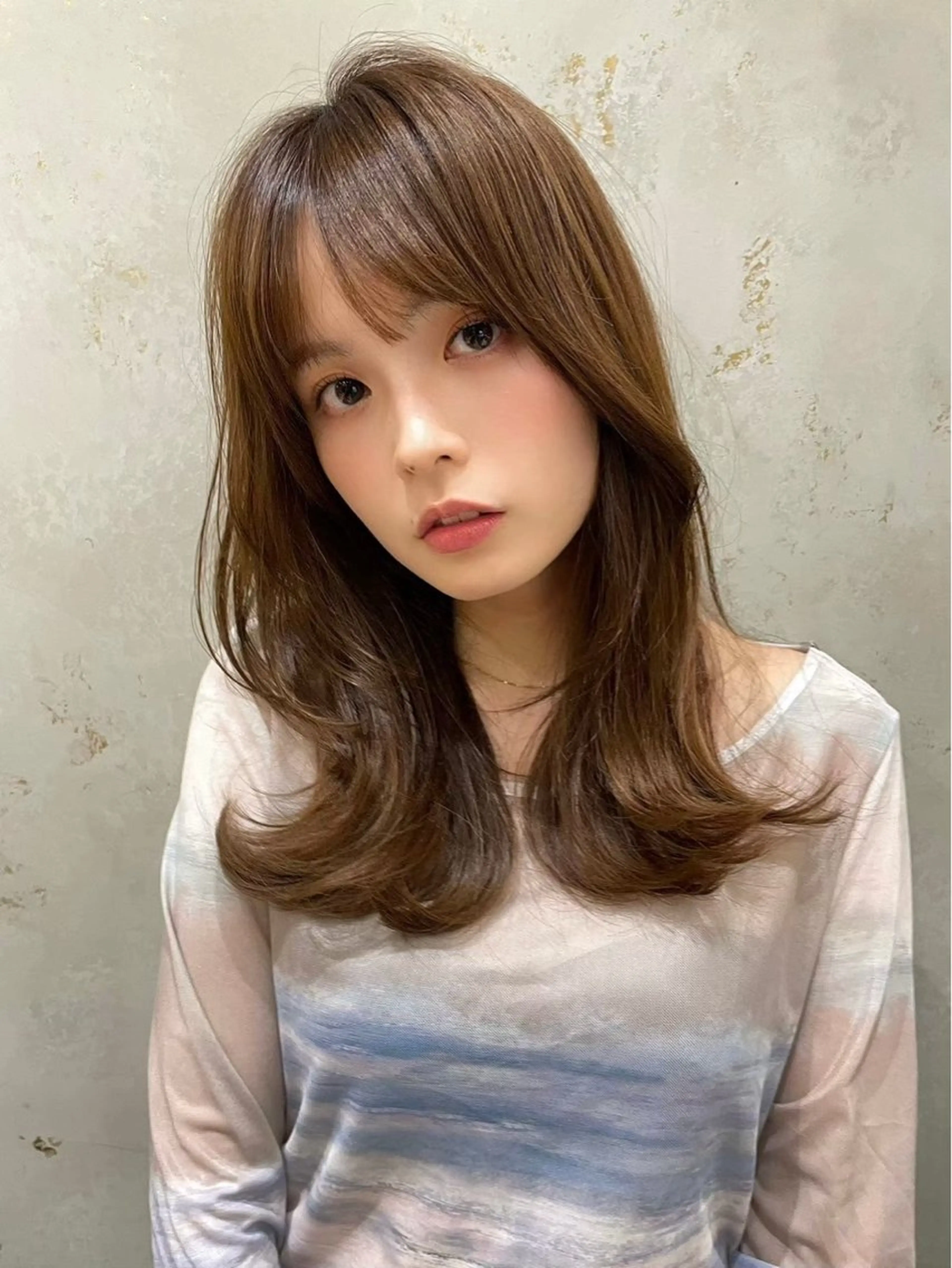 セミロング カラー ベージュカラー 透明感カラー グレージュ ハイライトカラー くびれヘア 縮毛矯正 トリートメント ✨レイヤー/韓国 /✨ヘア山下　遥のヘアスタイル