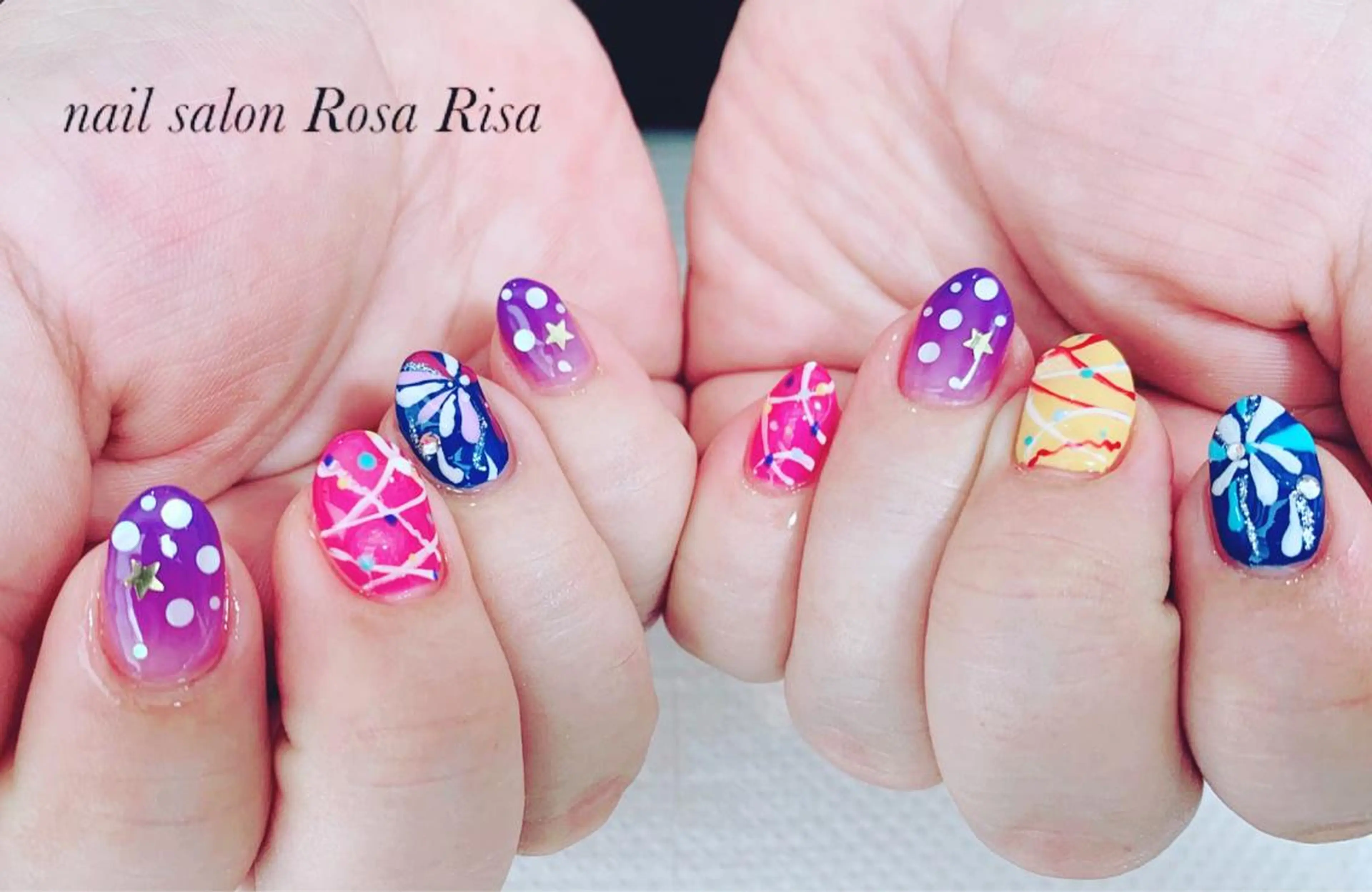 ミディアム ネイル ネイルスタジオ シェイクユアハンズのネイルデザイン