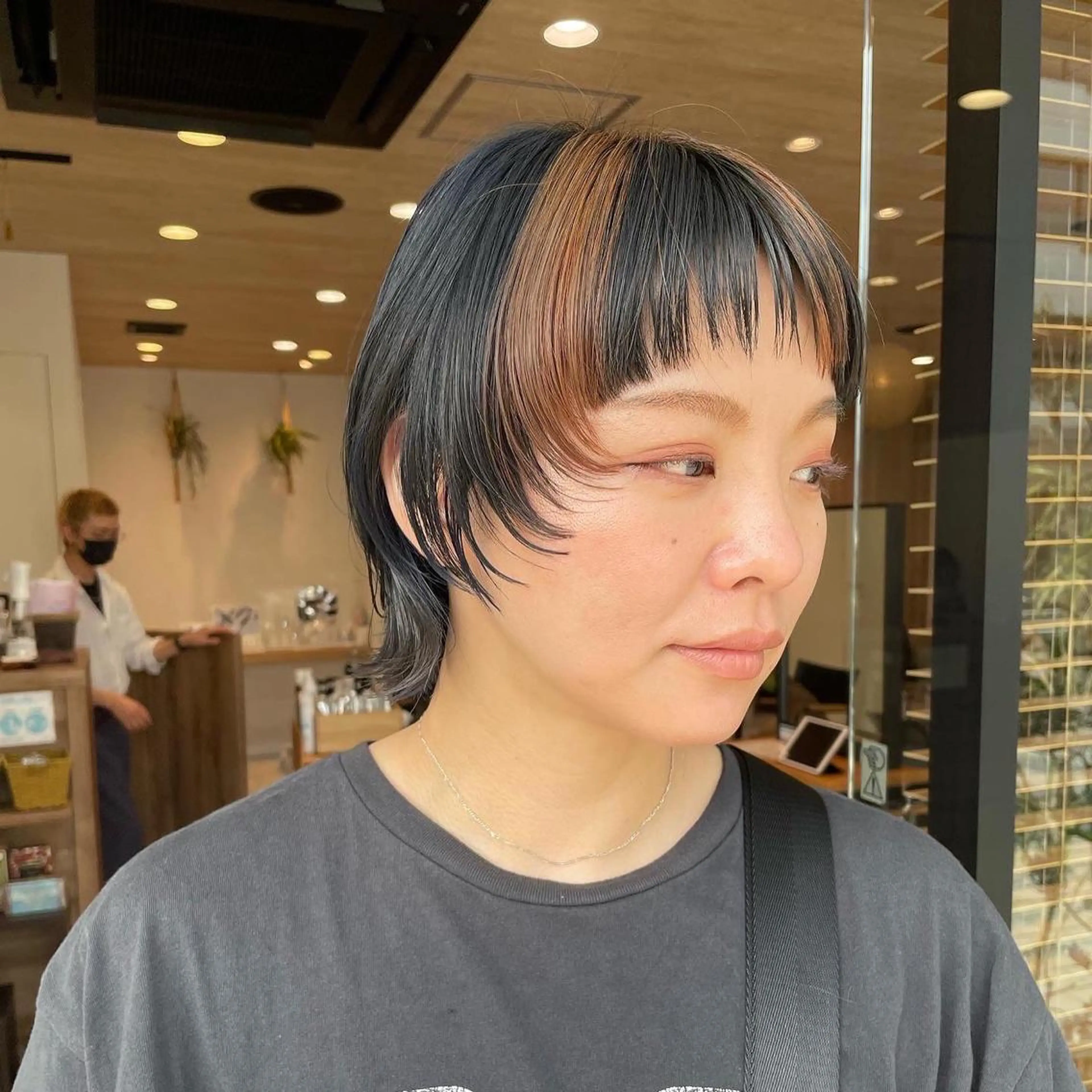 ショート カラー ショートボブ ブリーチ ボブ くびれヘア レイヤーカット 似合わせ レイヤー須川のヘアスタイル