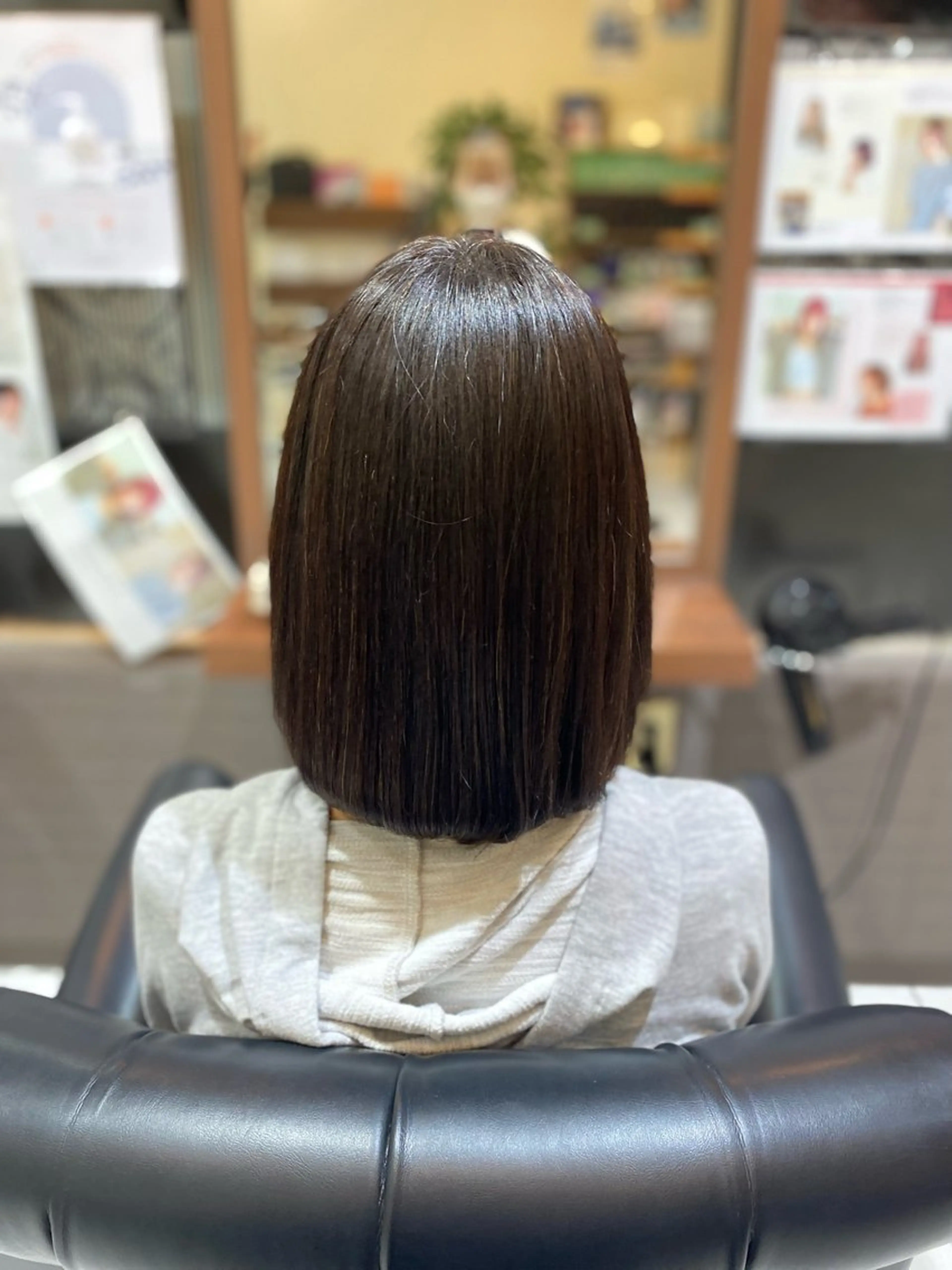 ミディアム Aphrodite 横手 亜紀のヘアスタイル