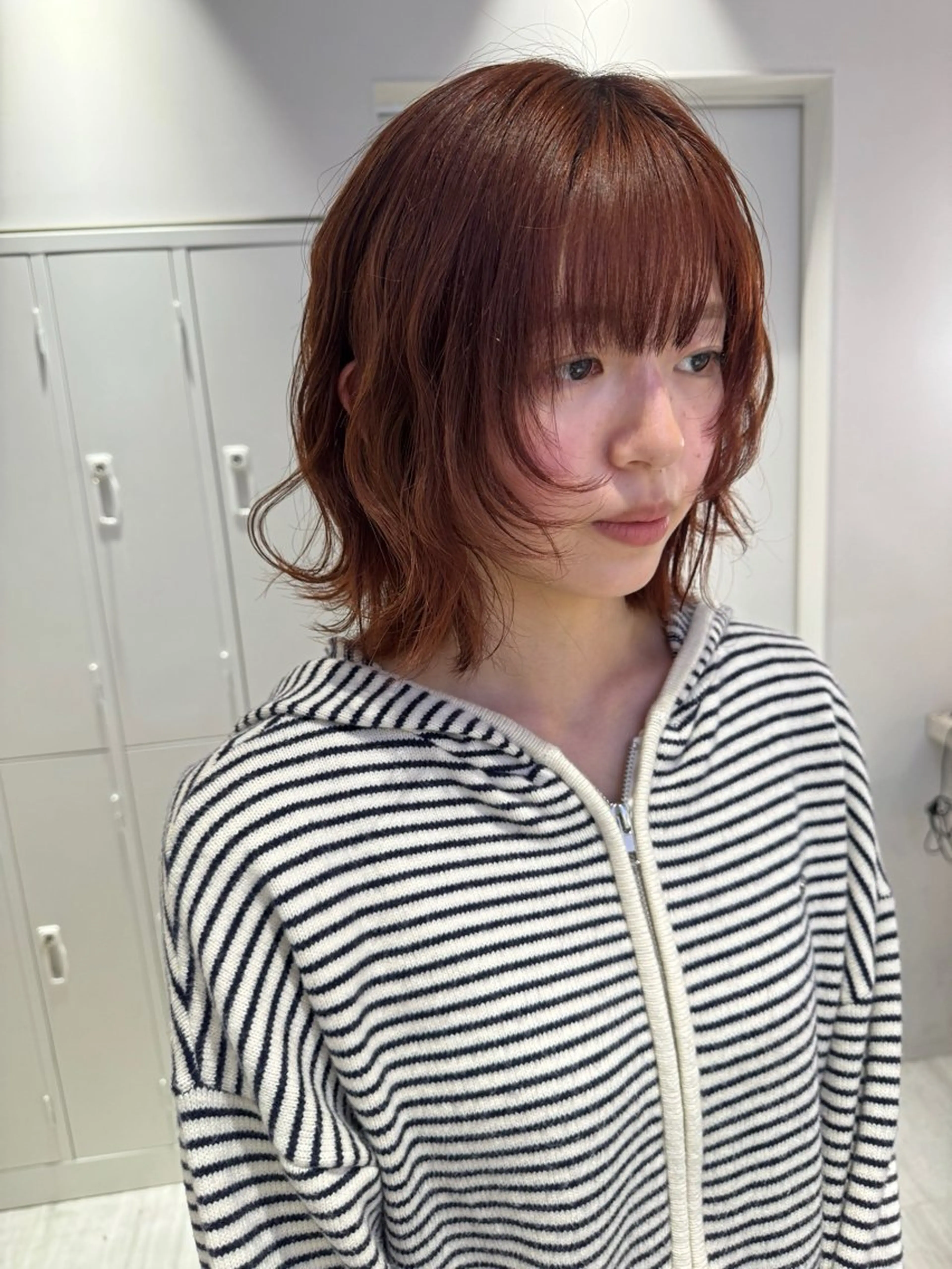 ショート カラー ブリーチ ダブルカラー ブリーチなしカラー ヘアカラー トリートメント Ami/艶カラー/ レイヤー/ハイトーンのヘアスタイル