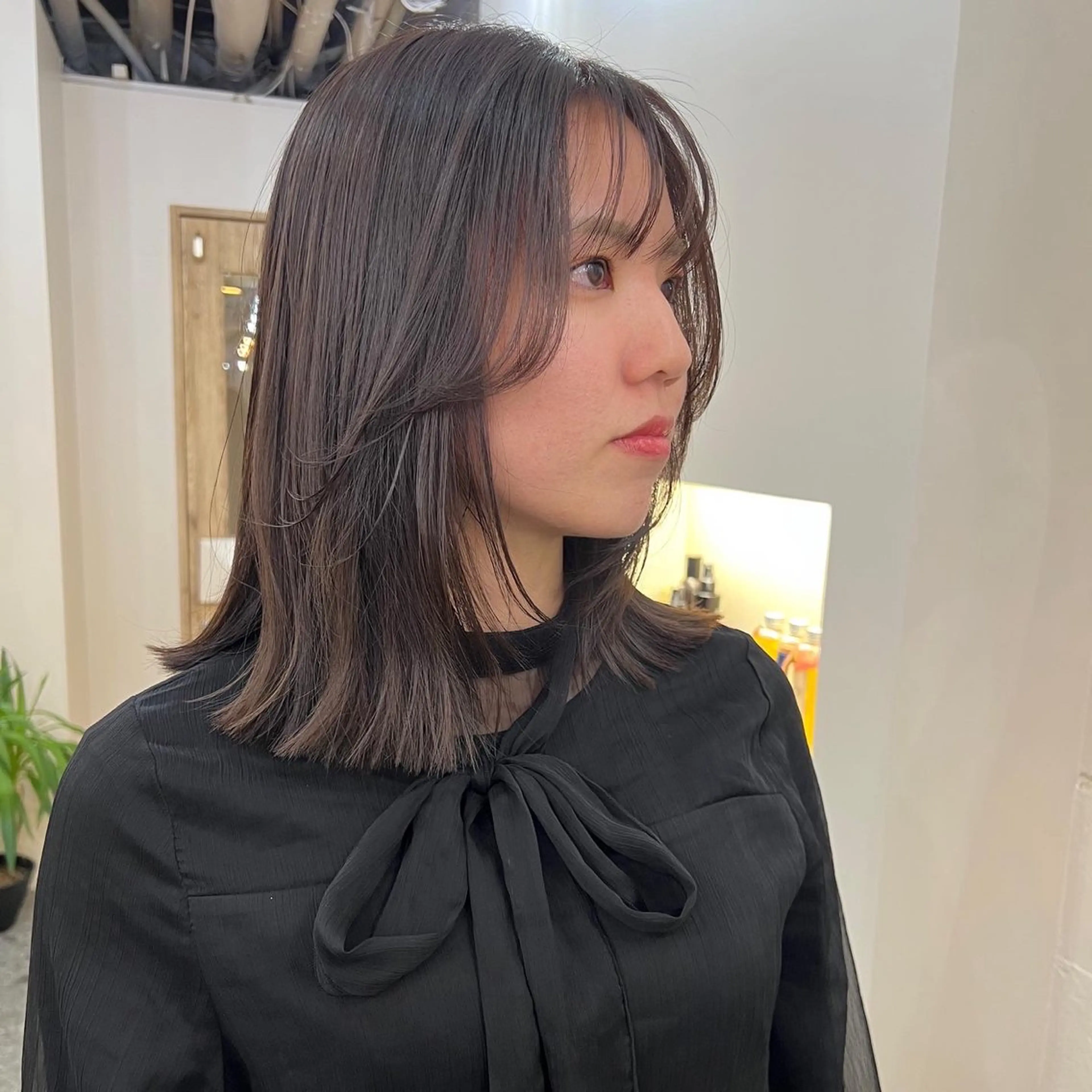 ミディアム カラー ベージュカラー カット 透明感カラー/顔周り 臼井逸美のヘアスタイル