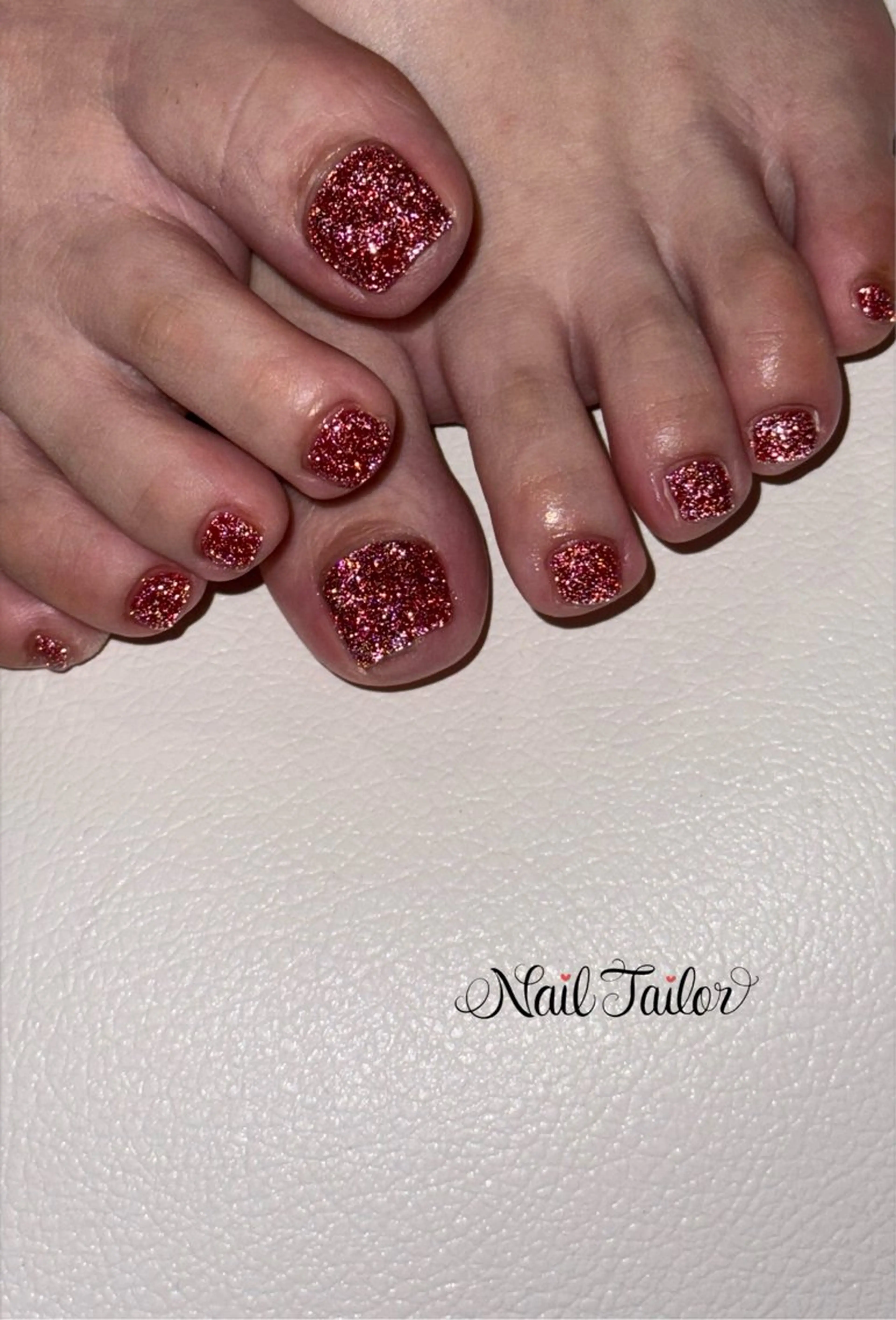 ネイル フラッシュネイル フットネイル 赤色 スクエアネイル フットネイル NailTailor ネイルテイラーのネイルデザイン
