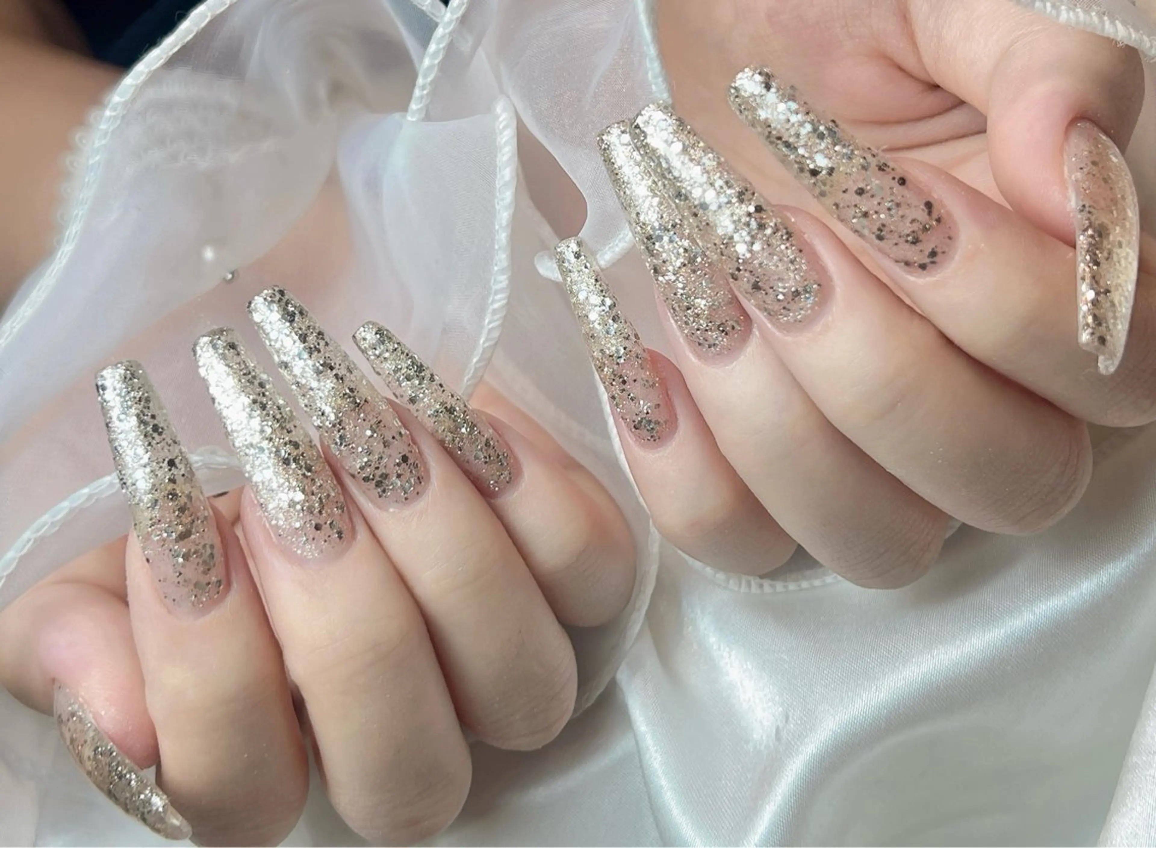 ネイル ラメ(グリッター) ワンカラーネイル ネイルチップ bijou nails　蓮のネイルデザイン