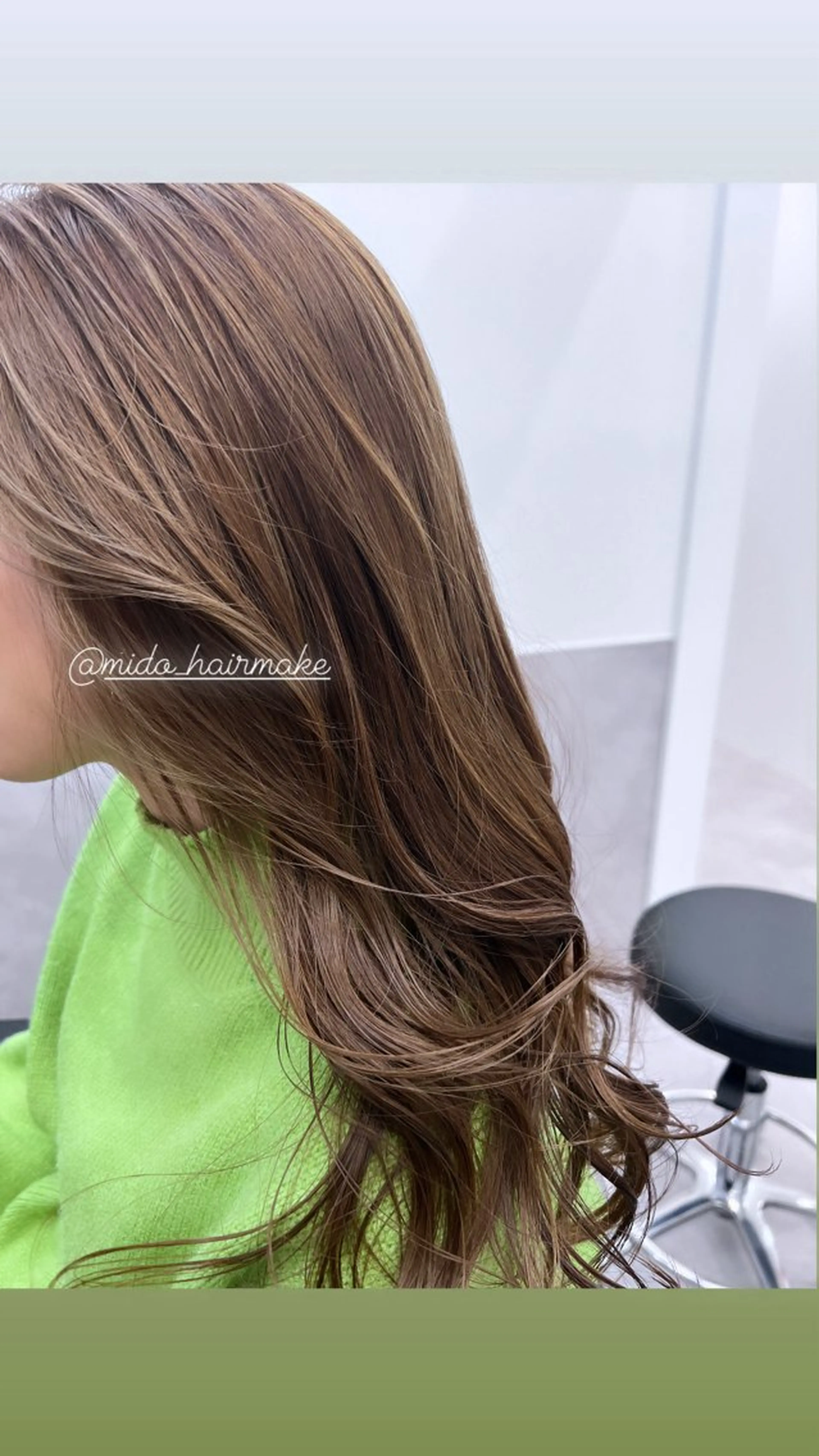 ロング ハイライト MIDORI ミドリのヘアスタイル