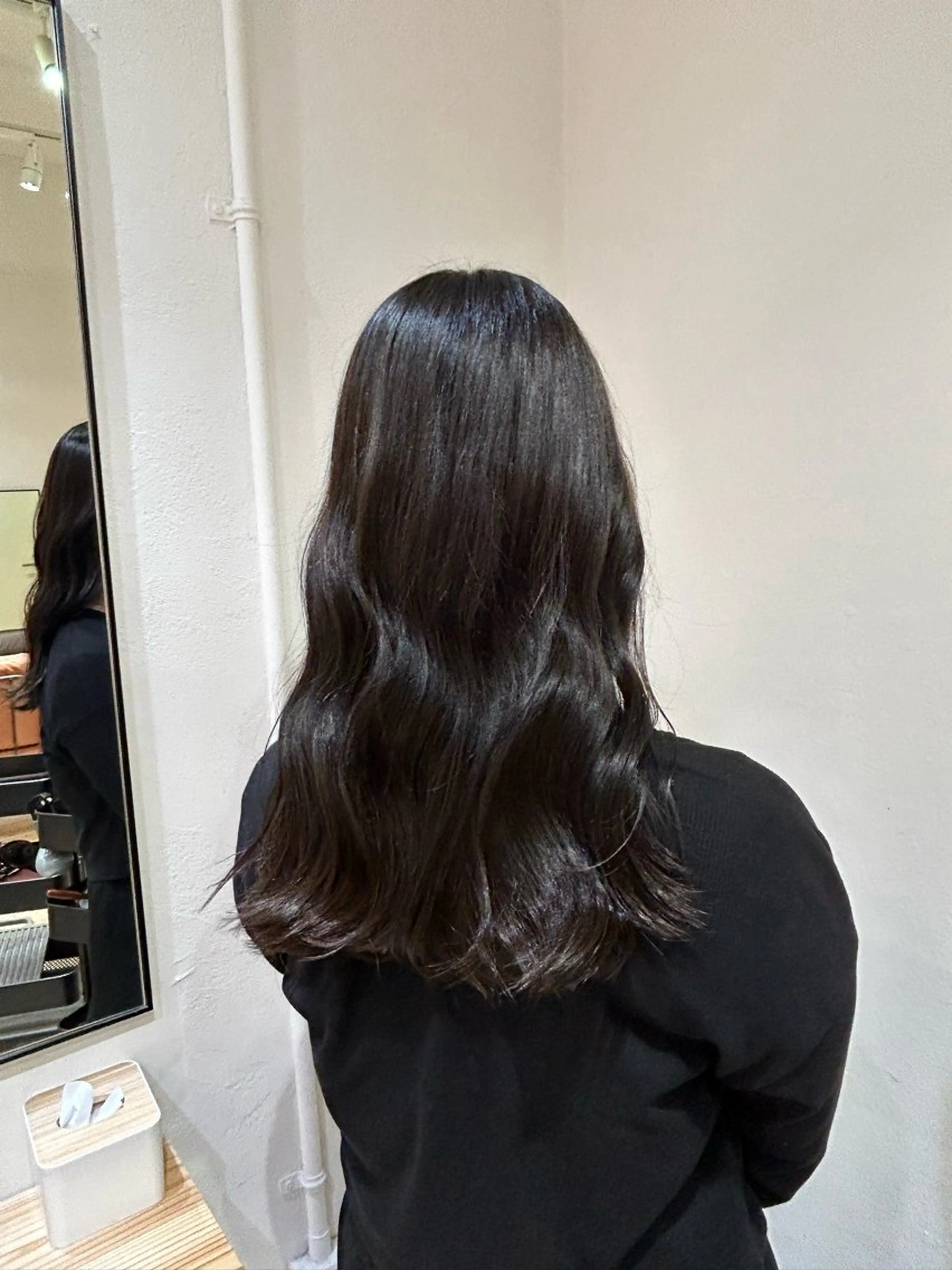 ロング カラー 川筋 桃果のヘアスタイル