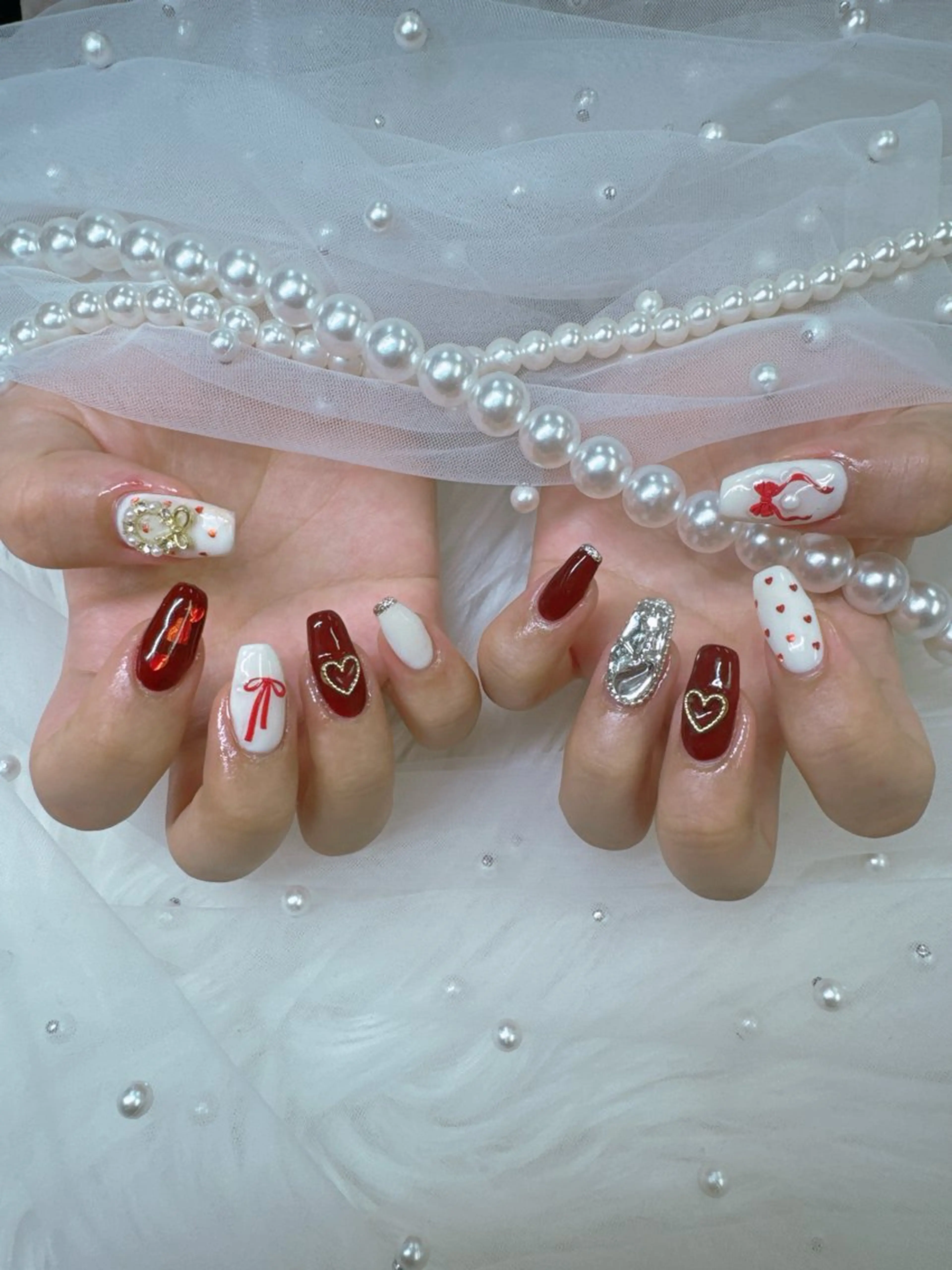 ネイル ボルドー ジェルネイル キラキラネイル ロングネイル マグネットネイル ハンドネイル Queeens nailのネイルデザイン