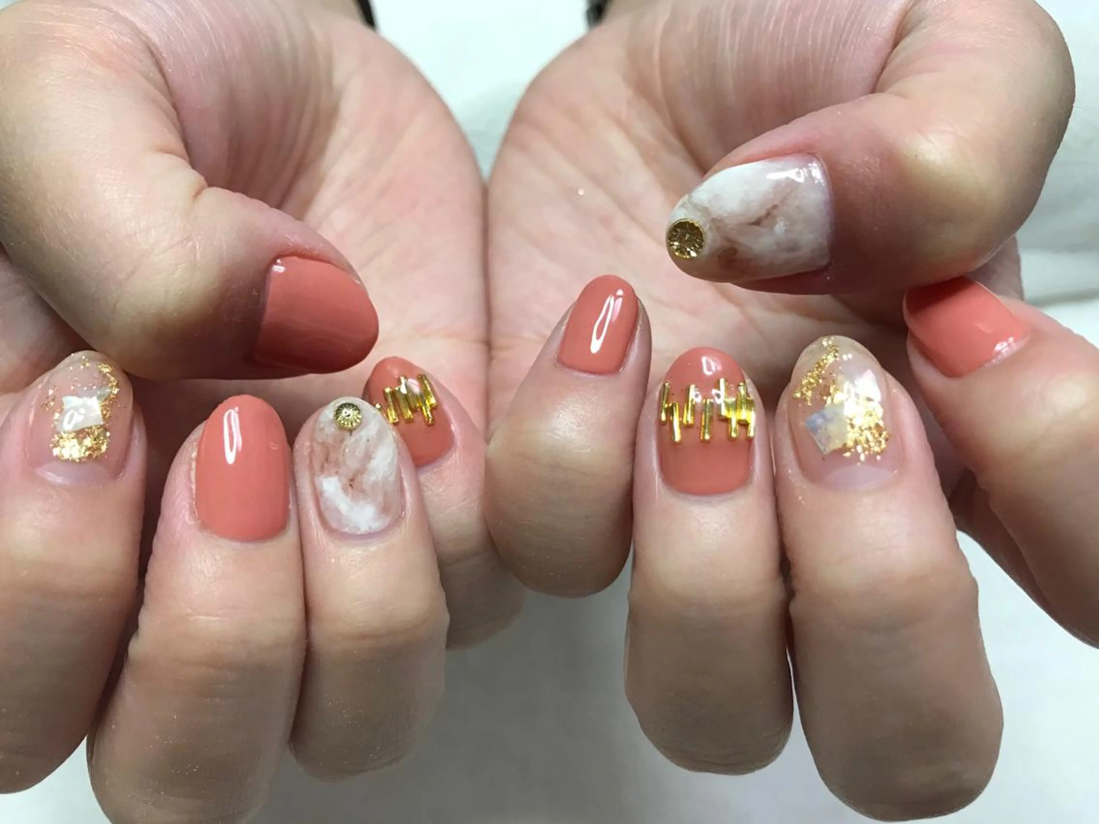 ロング カラー パーマ ヘアアレンジ ネイル マツエク・マツパ アートネイル Sunny side nailのネイルデザイン