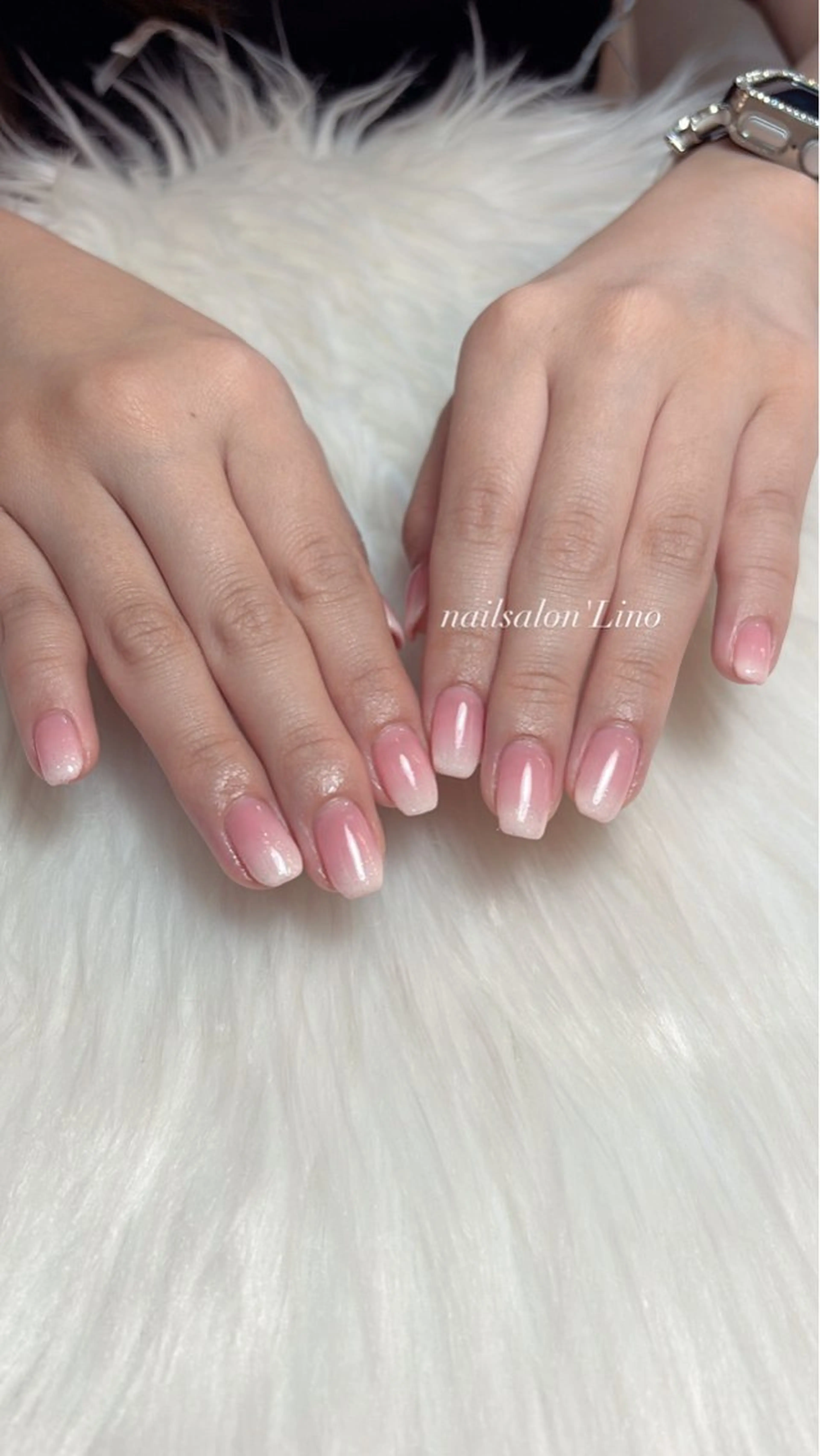 ネイル グラデーション ピンク シンプルネイル ホワイト ハンドネイル Lino𓂃⟡.· Chizuruのネイルデザイン