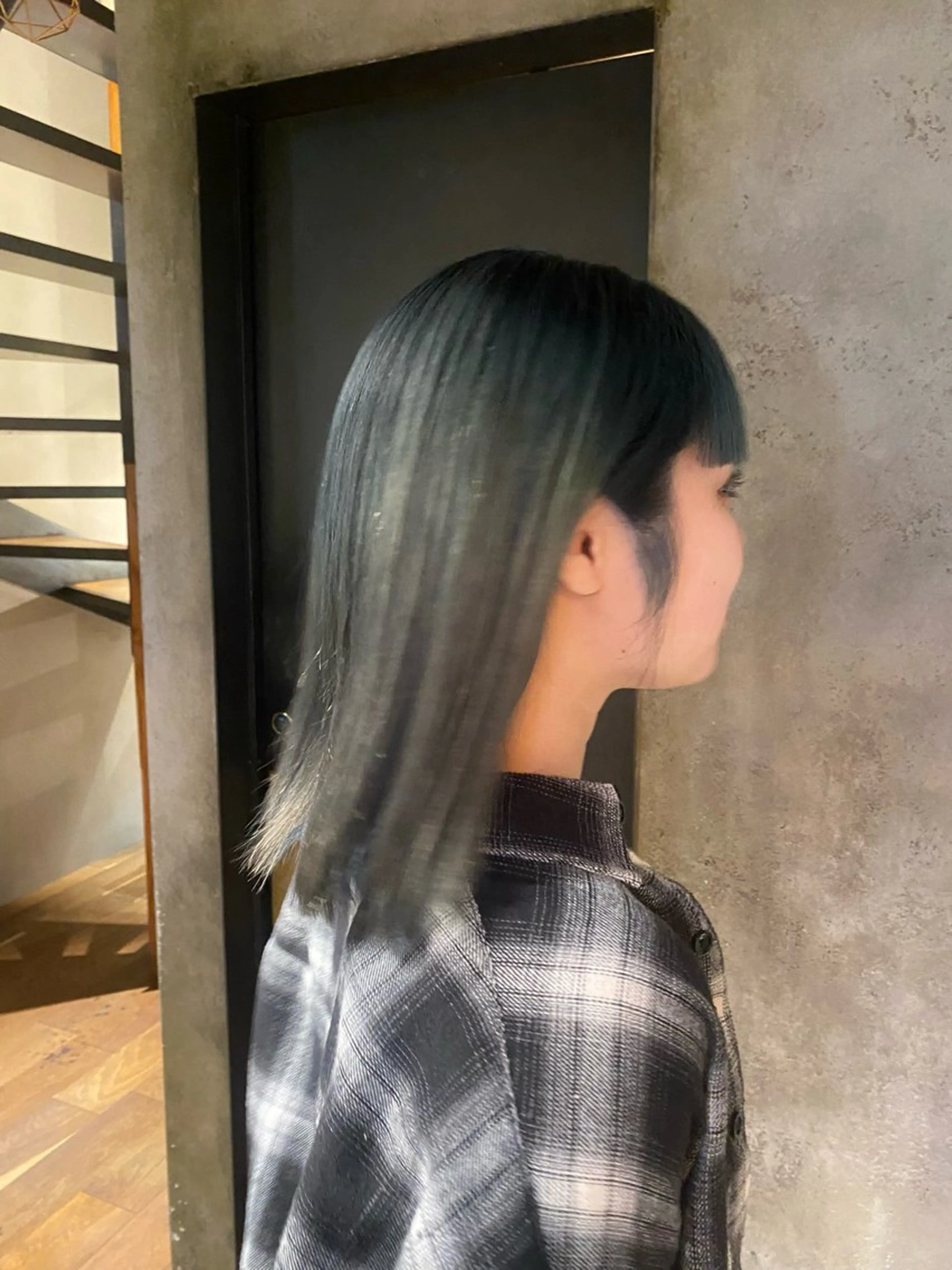 ミディアム カラー ブリーチ ブルーカラー シルバー kei/梅田美容室 /モデル募集中のヘアスタイル