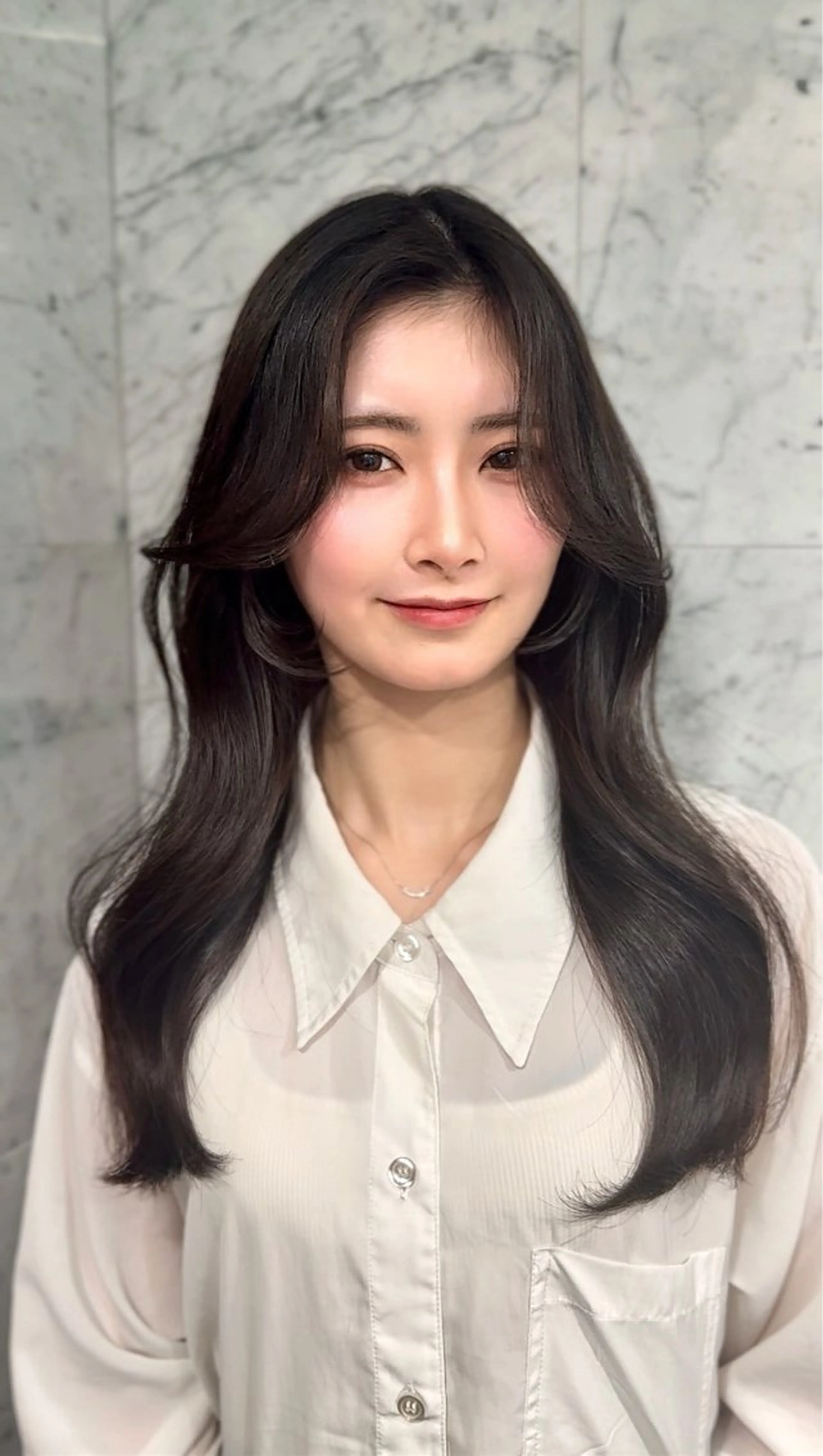 ロング カット ヘアカラー トリートメント WATARU/ 韓国風巻き髪のヘアスタイル