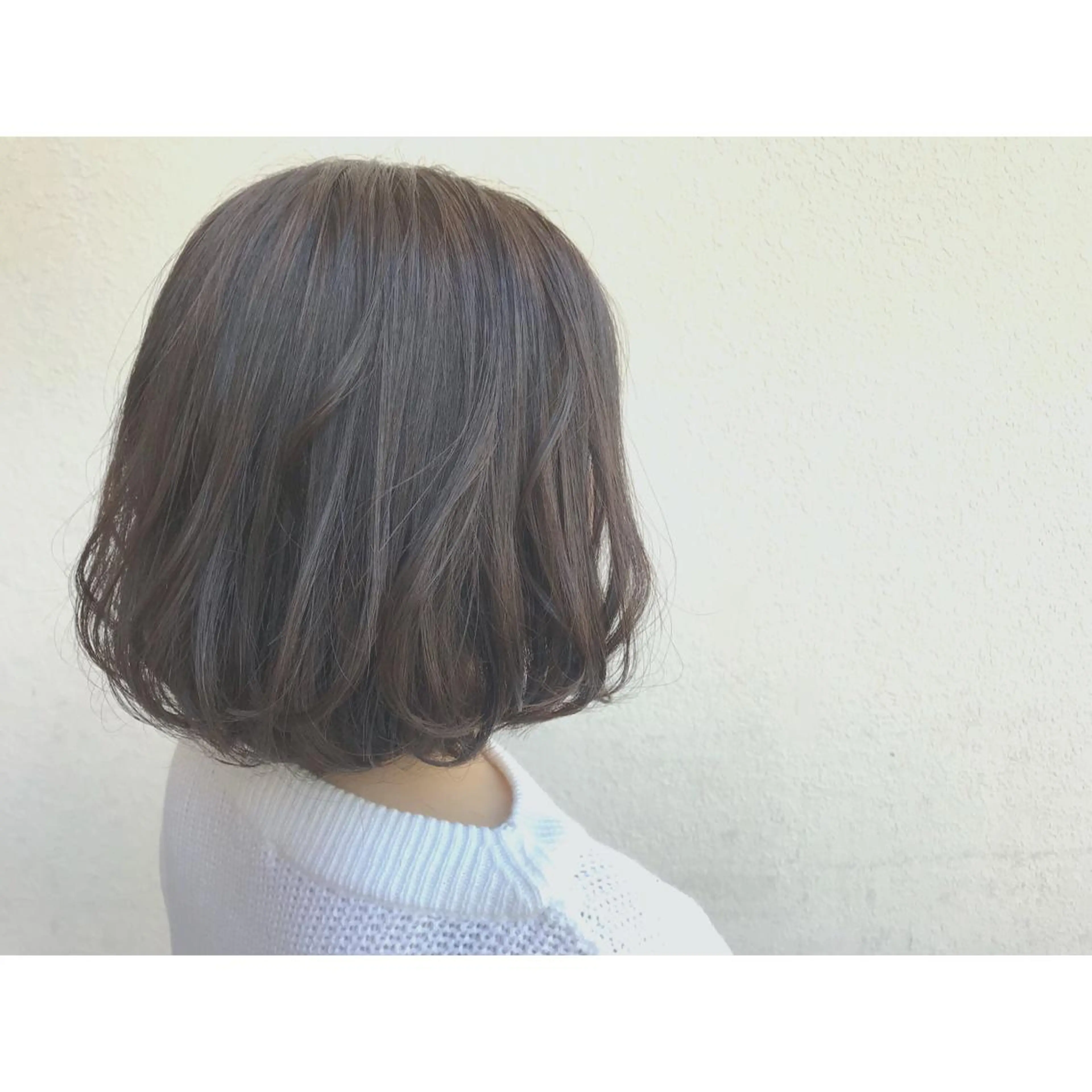 ミディアム カラー 切りっぱなしボブ アッシュ ボブ なかにし まゆみのヘアスタイル