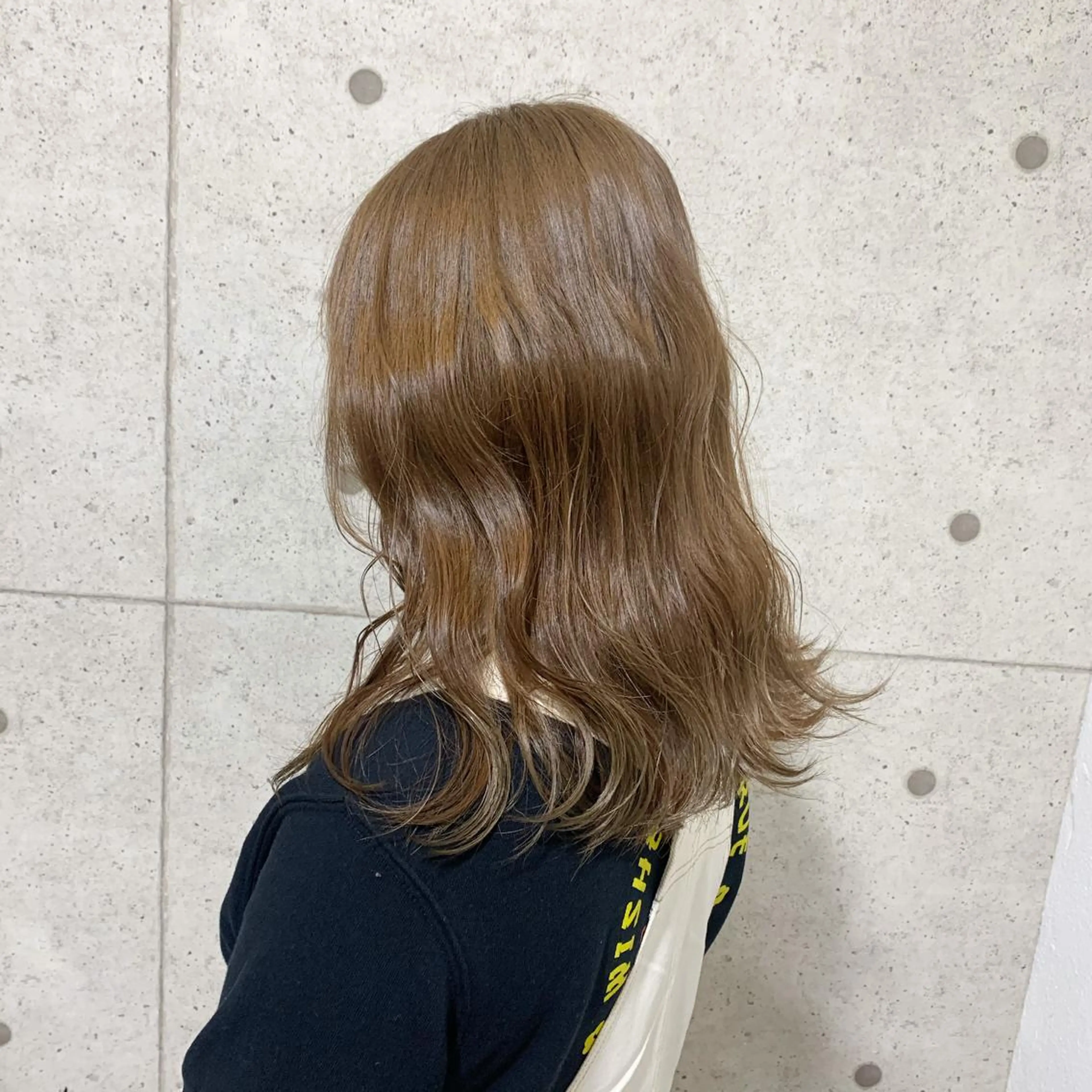 セミロング カラー ブリーチ カット ヘアカラー トリートメント 🌷お洒落推しカラー moe🐰🌷のヘアスタイル