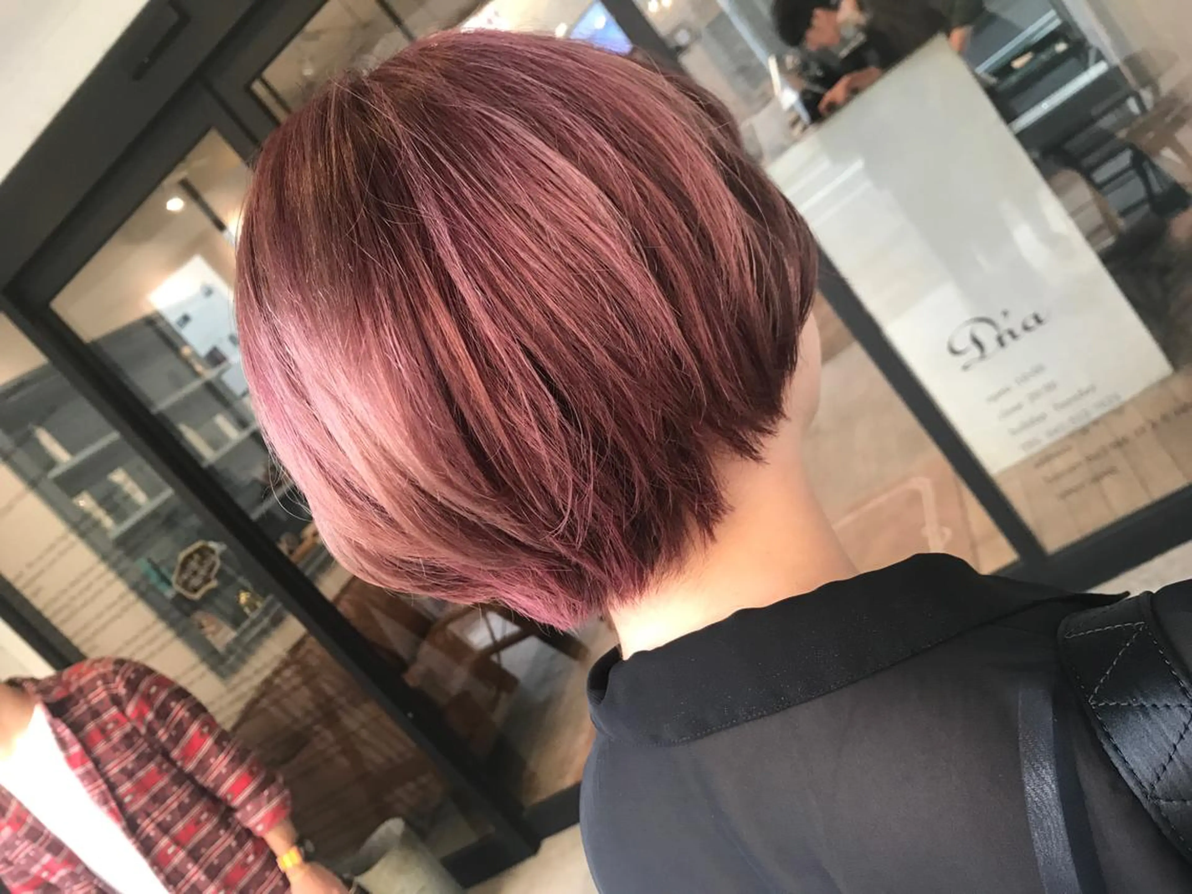 ショート カラー ボルドーカラー オリーブ透明感カラー 表参道/MIKUのヘアスタイル