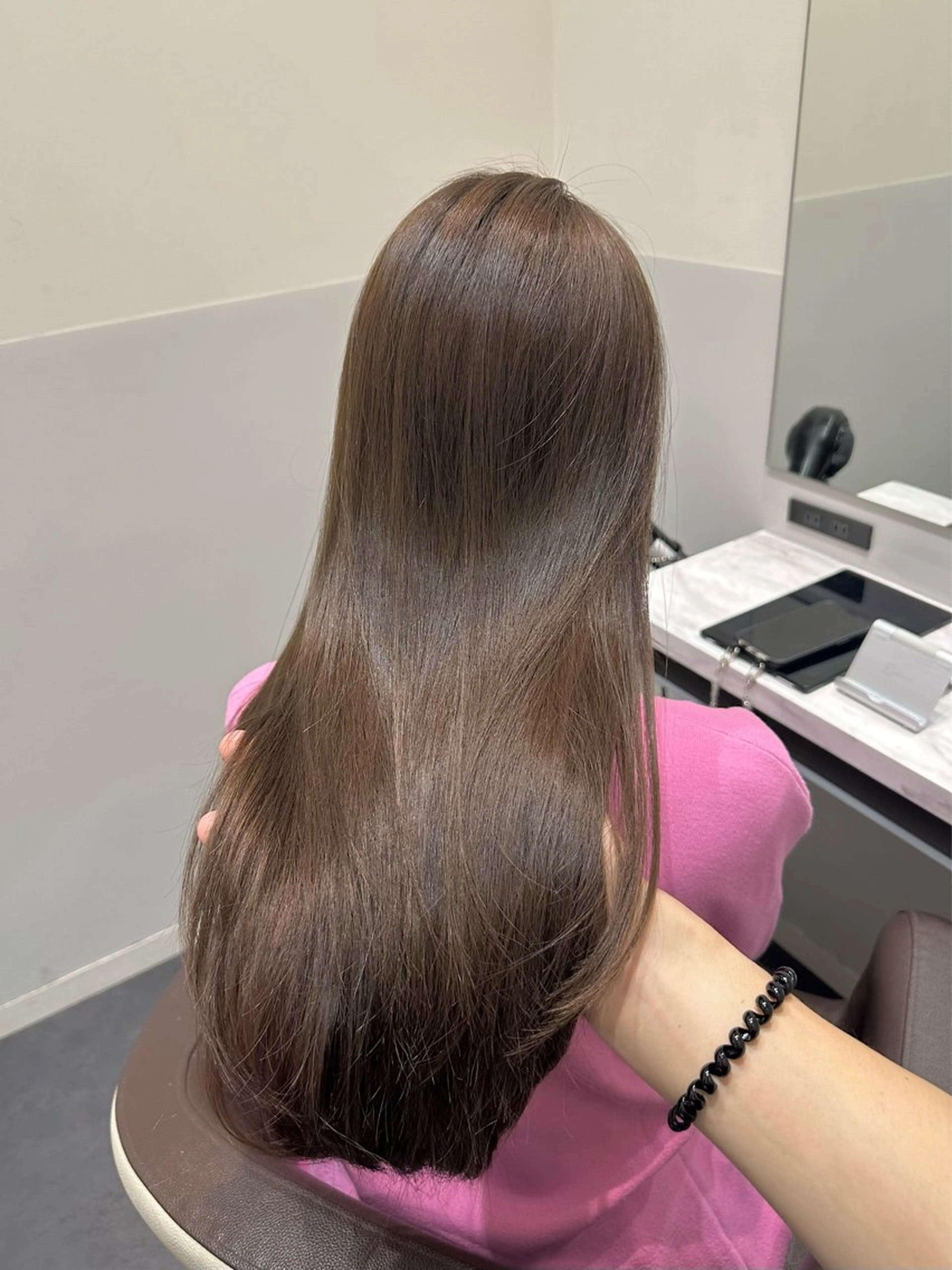 ロング カラー ベージュカラー ブリーチ ブリーチなしカラー レイヤーカット ヘアカラー トリートメント 矢野 晃平のヘアスタイル