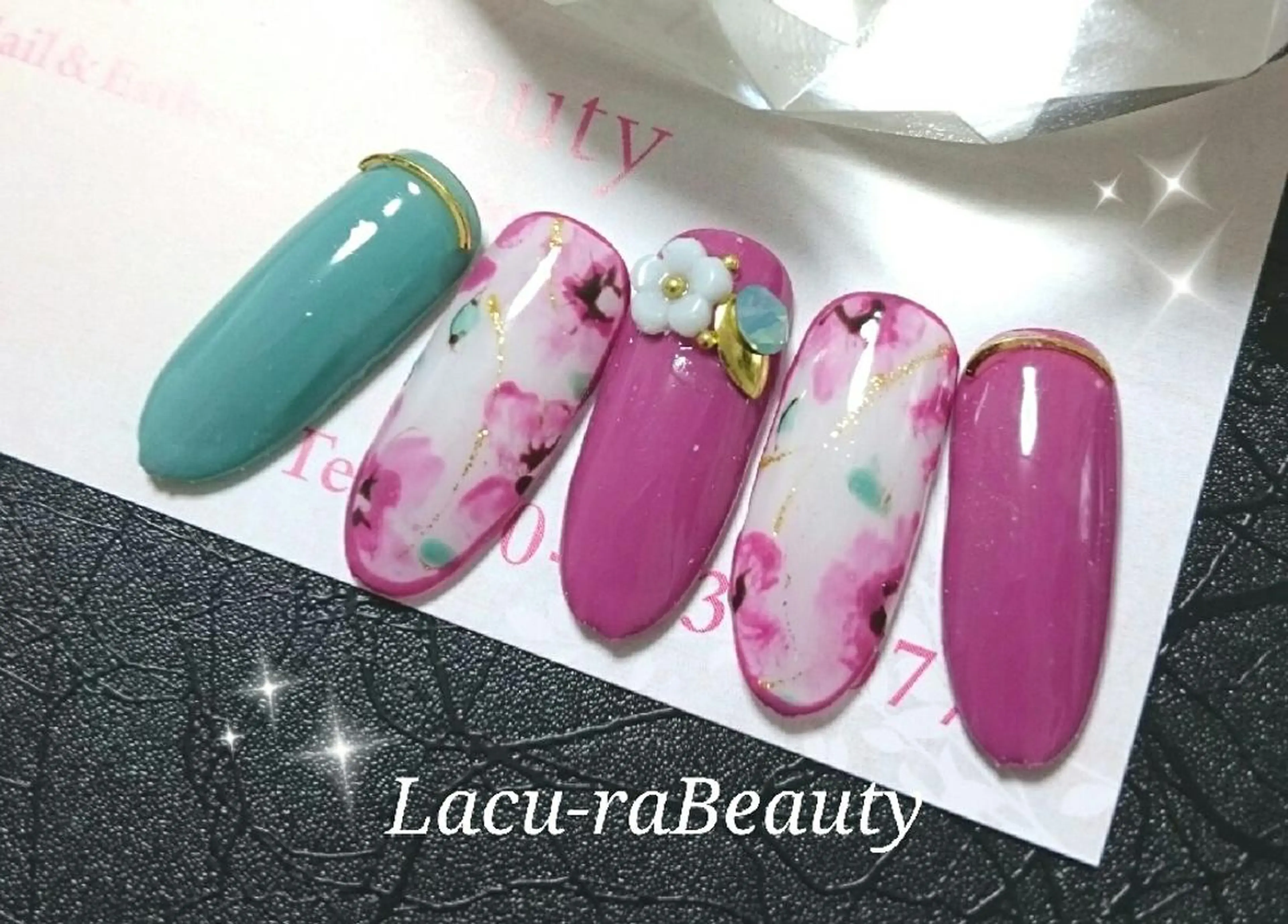 ネイル 小顔と腸の専門店 ラクーラビューティのエステ・リラクイメージ