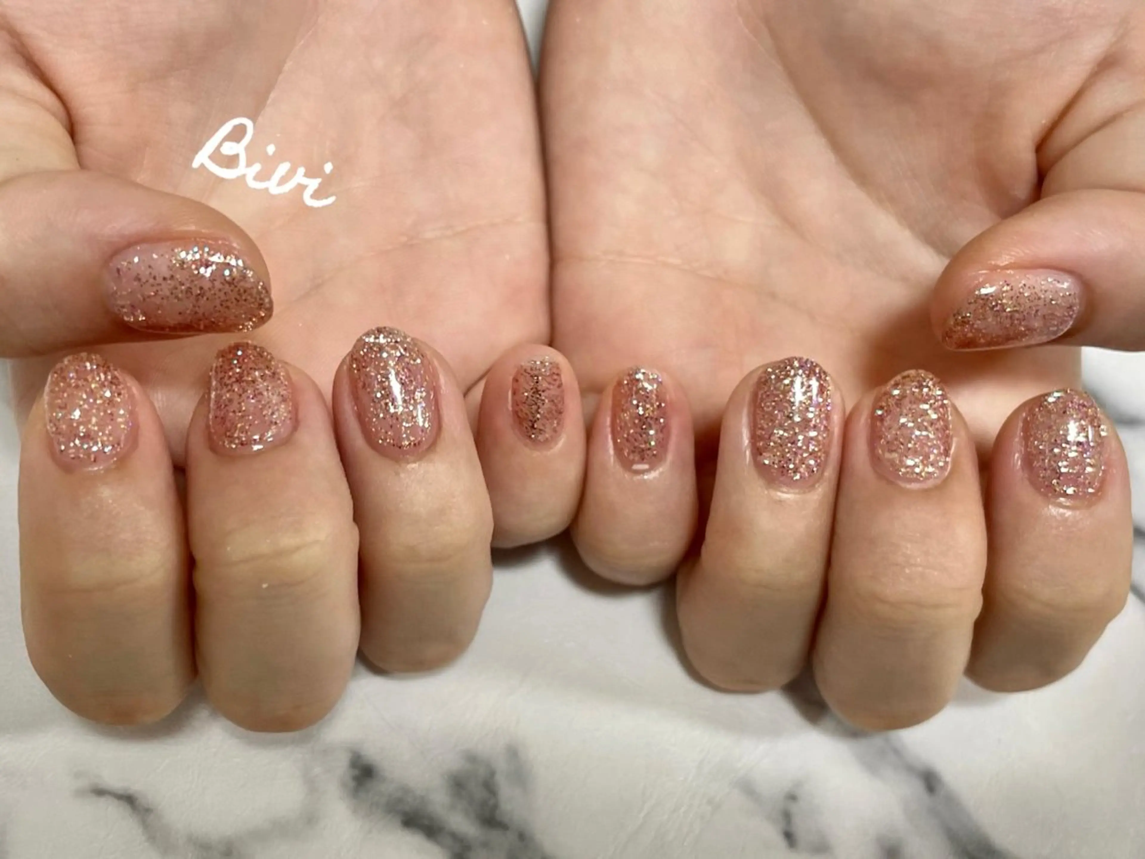 ネイル アートネイル フラッシュネイル ラメ(グリッター) シルバー スクエアネイル ♡Bivi♡自爪に 優しいネイルサロンのネイルデザイン