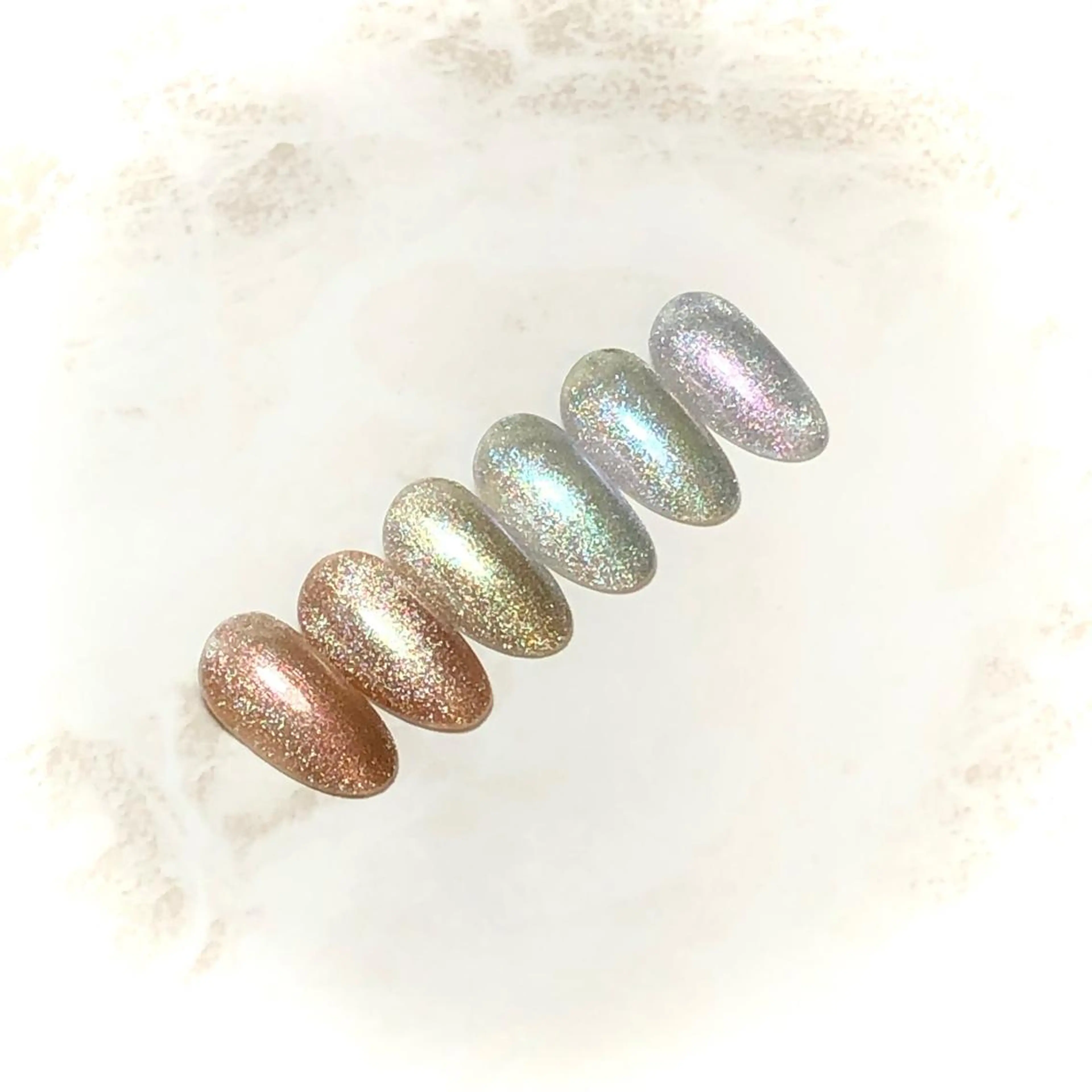 ネイル ジェルネイル マグネットネイル ホワイト ハンドネイル AinaShareSalon所属・Yui＊Aina ShareSalonのネイルデザイン