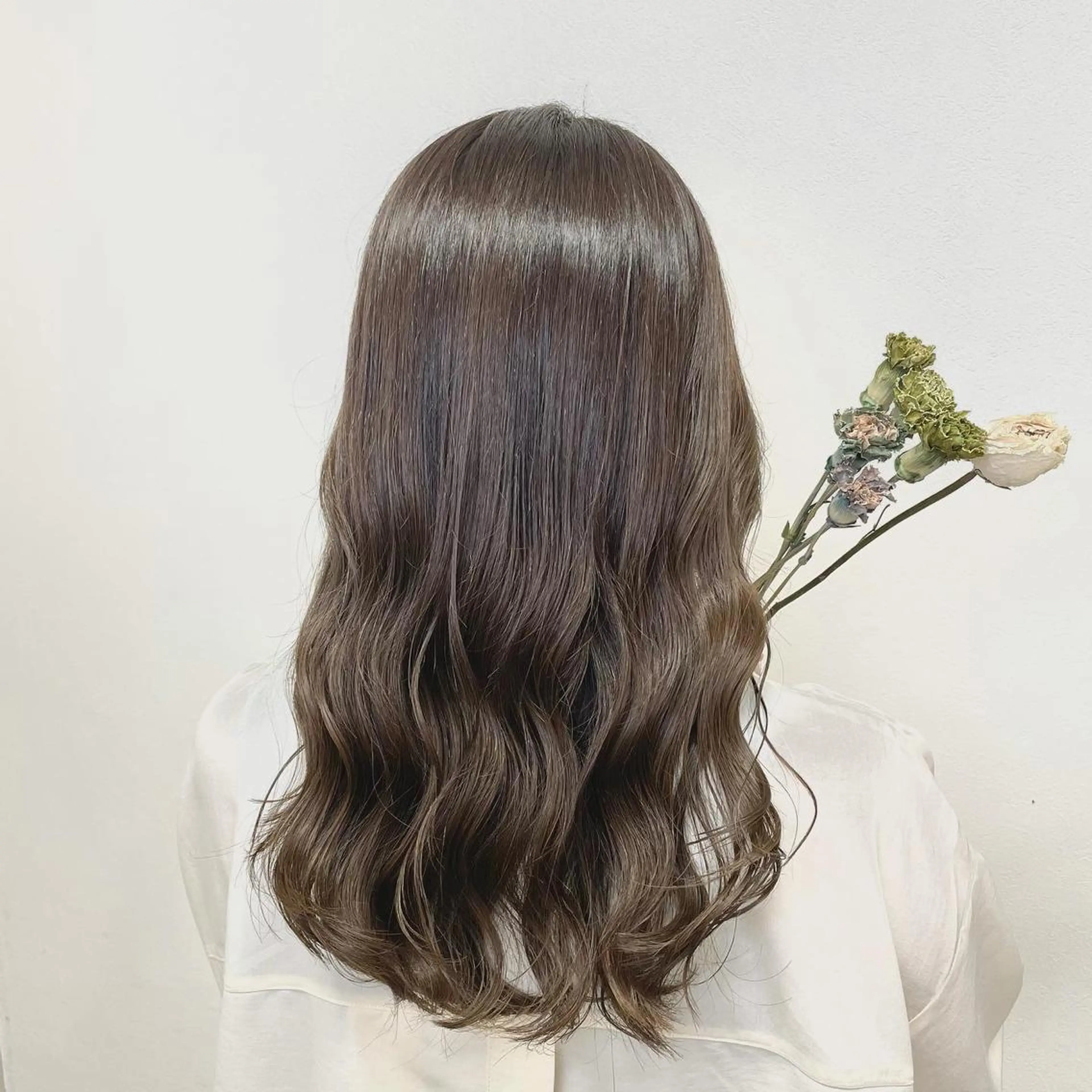 セミロング カラー 肌に馴染む暗髪 梅田・増田のヘアスタイル