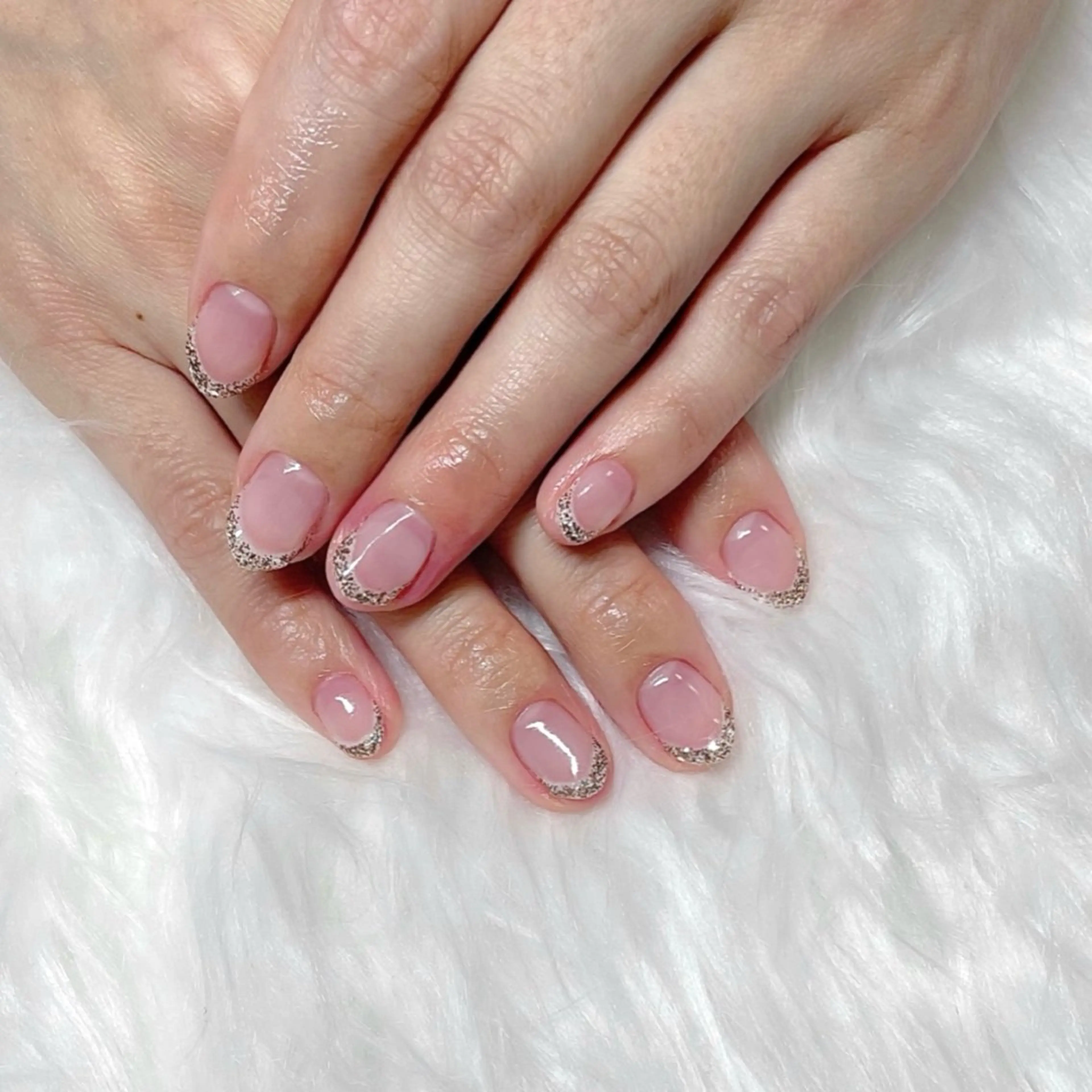 ネイル フレンチネイル ラメ(グリッター) MOE ネイルサロンのネイルデザイン