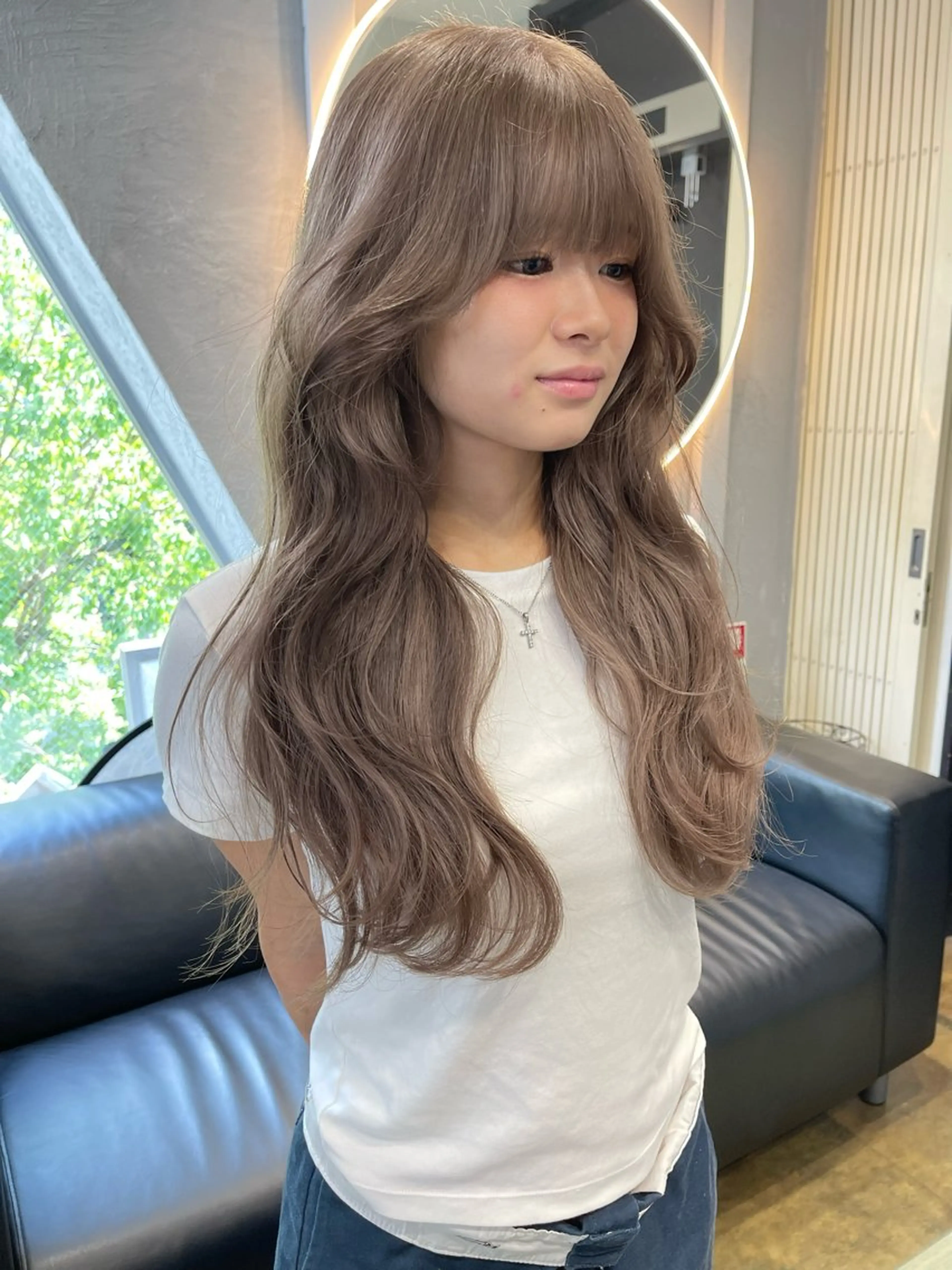 カラー ベージュカラー ブリーチ ケアブリーチ デザインカラー ダブルカラー カット ヘアカラー トリートメント TATSUブリーチ/ ミルクティーベージュのヘアスタイル