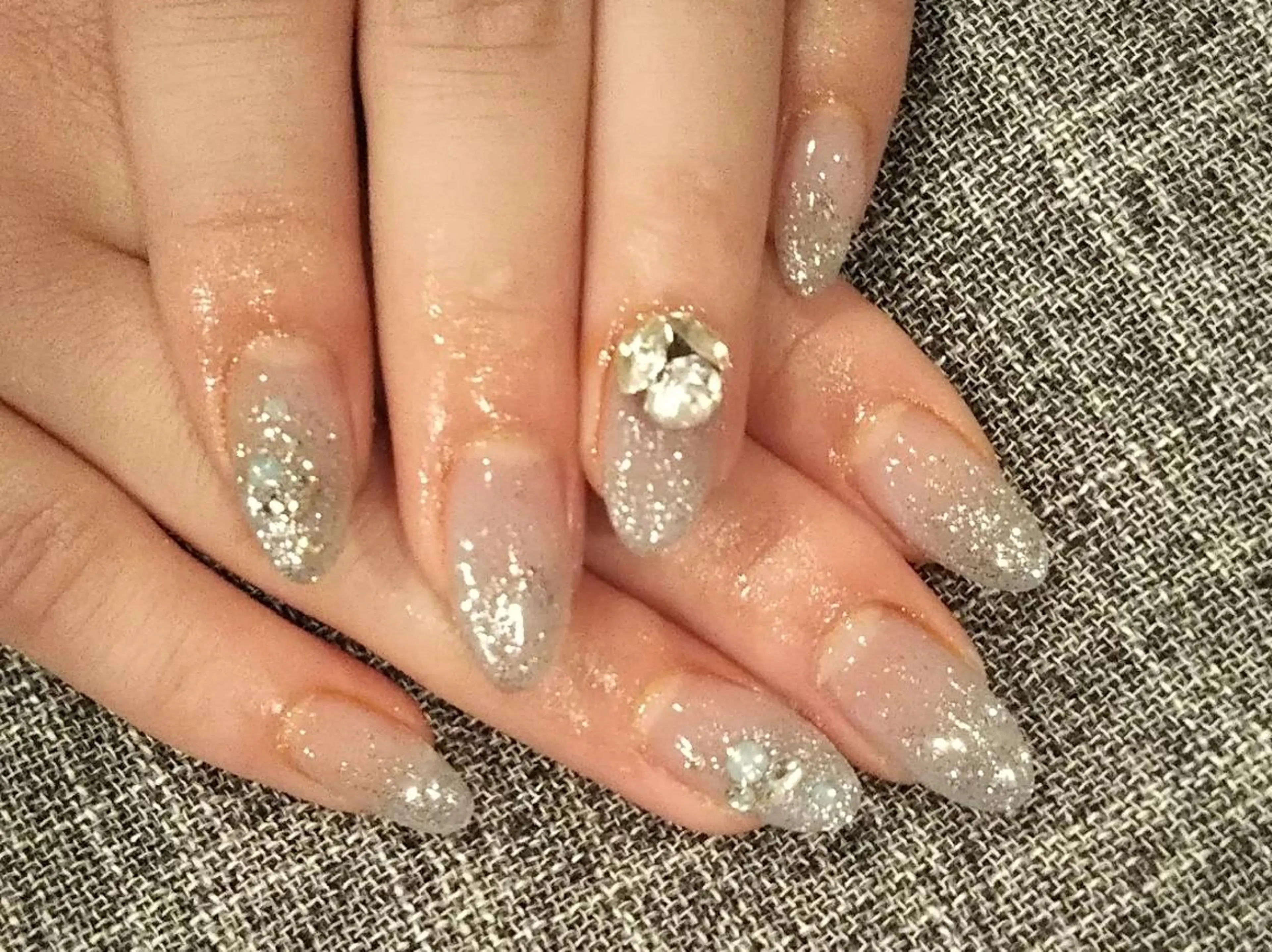 ネイル ゴージャス キラキラネイル ハンドネイル private salon mieのネイルデザイン