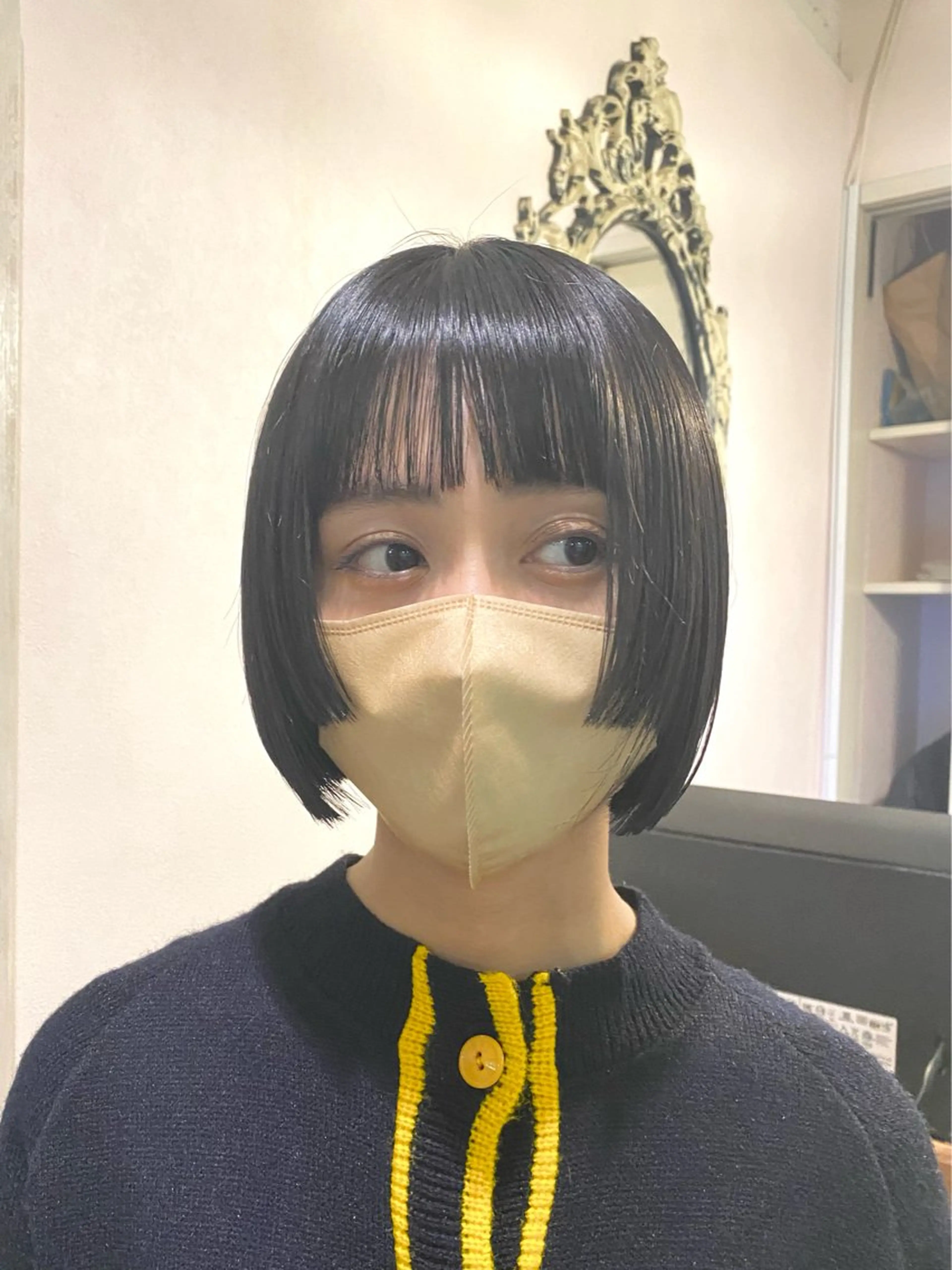 ミディアム カラー 切りっぱなしボブ ボブ 顔まわりレイヤー 顔周りカット レイヤーカット カット ヘアカラー トリートメント 𝑺𝒂𝒌𝒊 🩶マンツーマン施術のヘアスタイル