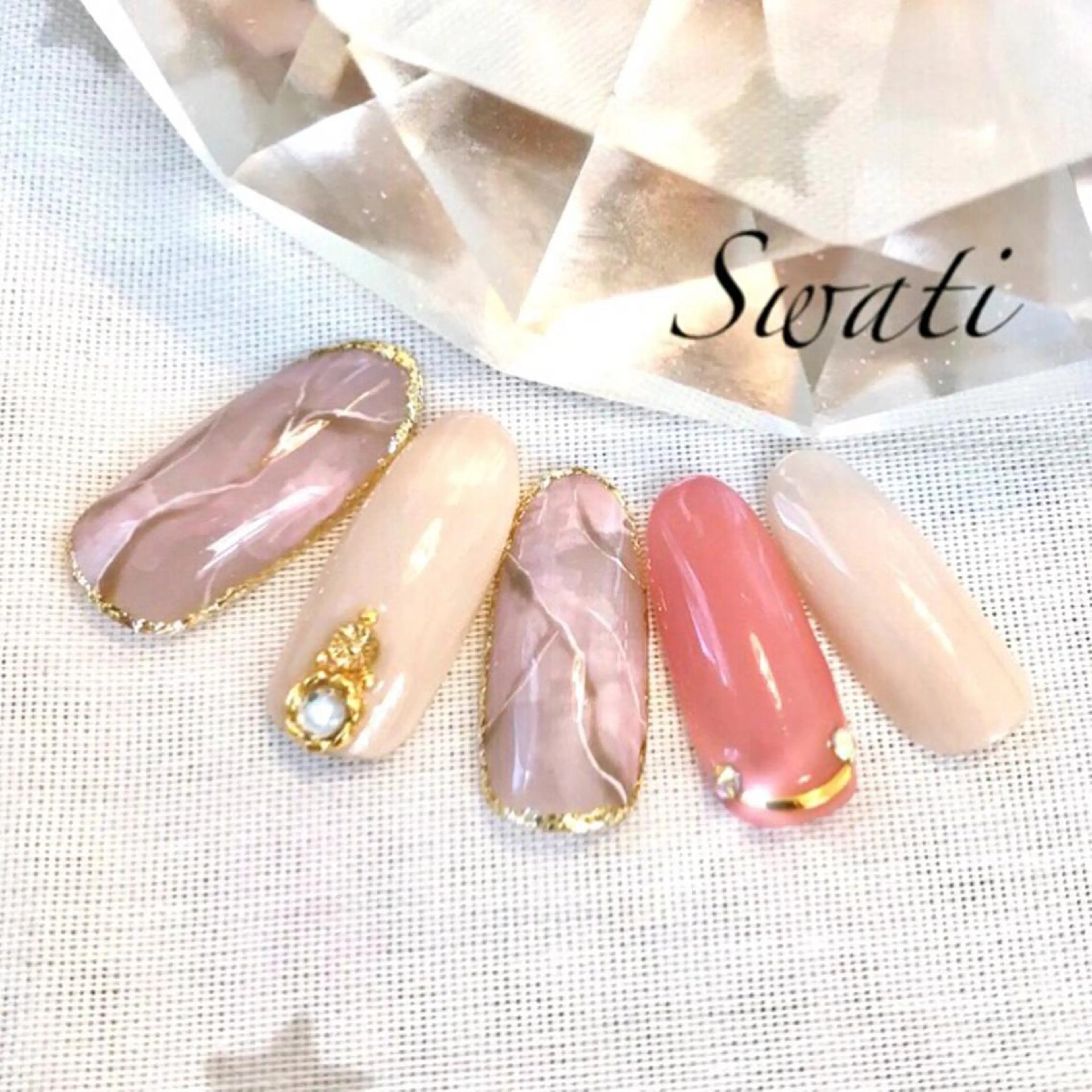 ネイル アートネイル 大理石ネイル(マーブル) ニュアンスネイル オフィスネイル ピンク yuko （ネイリスト）のネイルデザイン