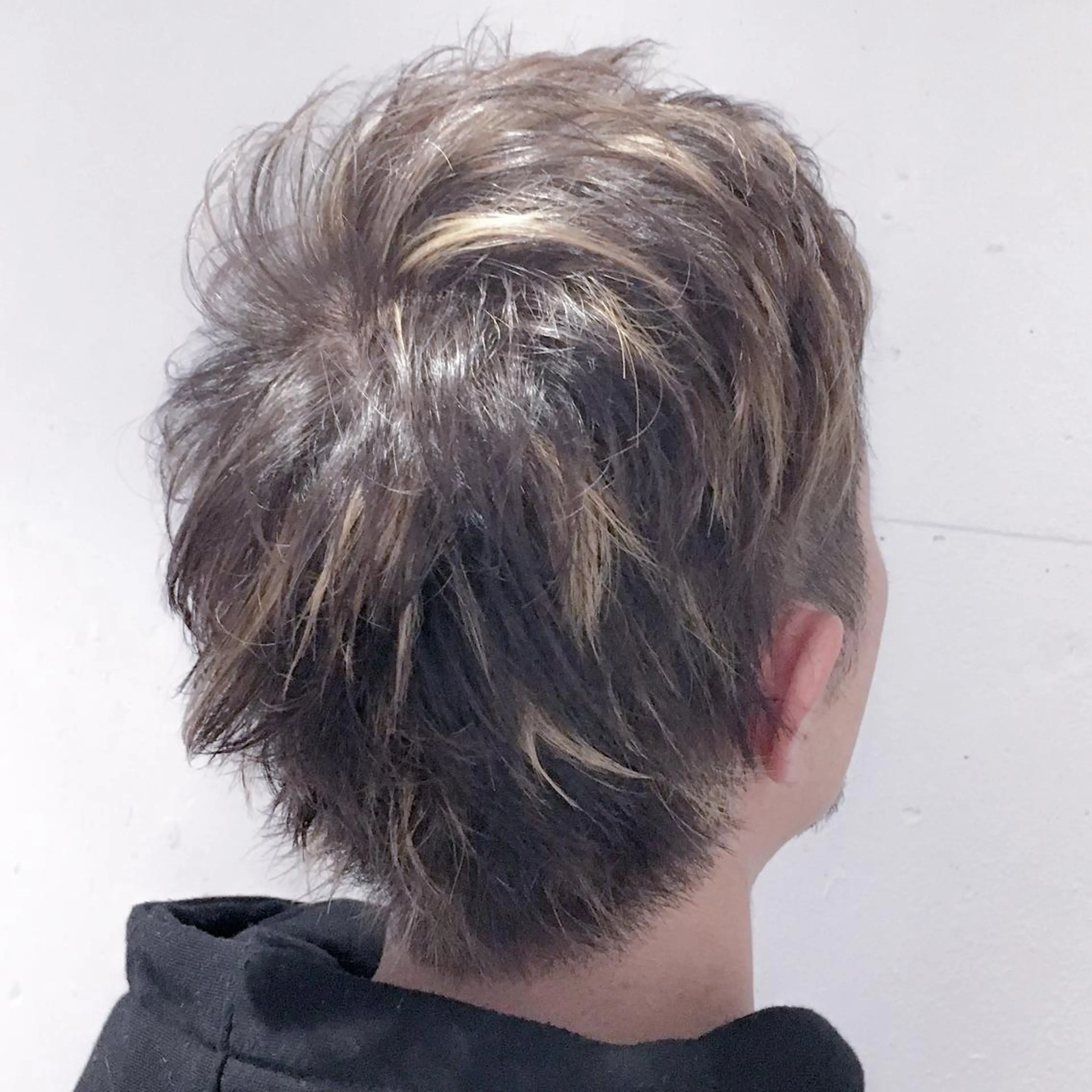 ショート カラー メンズ メンズメッシュ アッシュ メッシュ ヘアカラー トミタ アツシのヘアスタイル