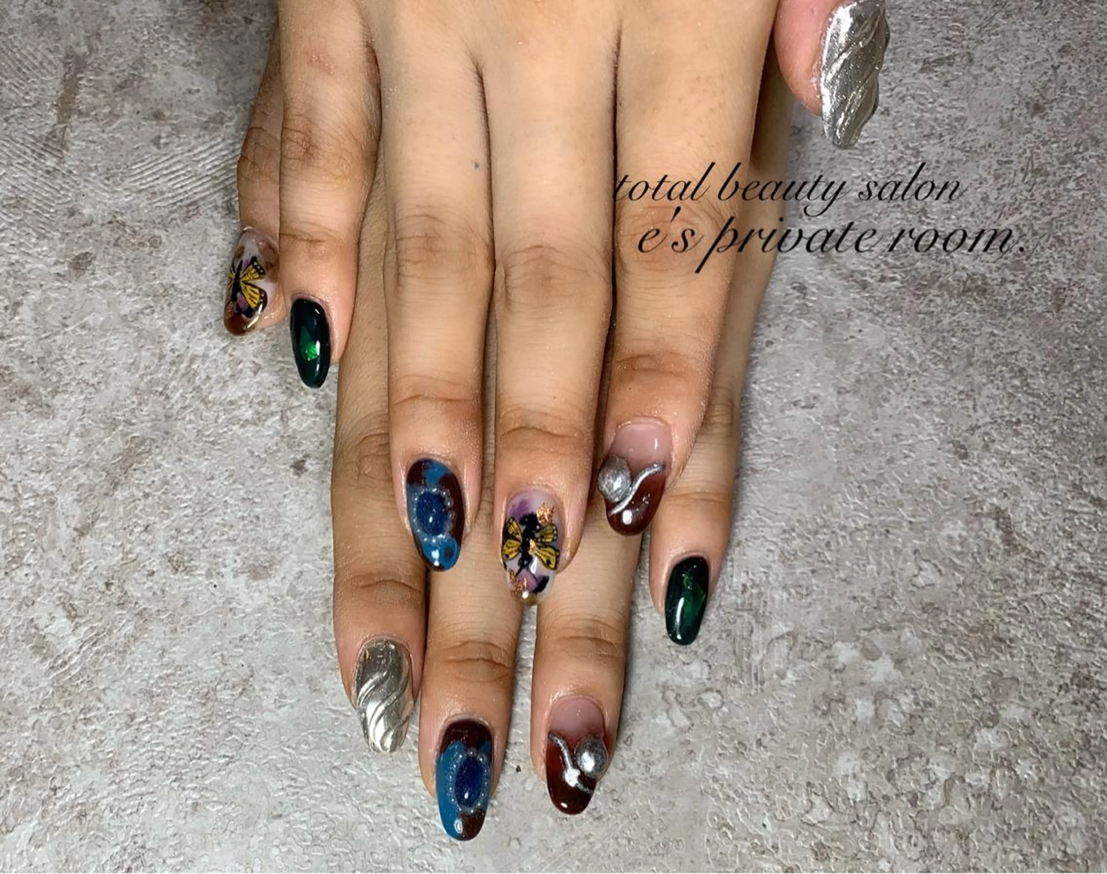 ネイル LAVISH nail salonのネイルデザイン