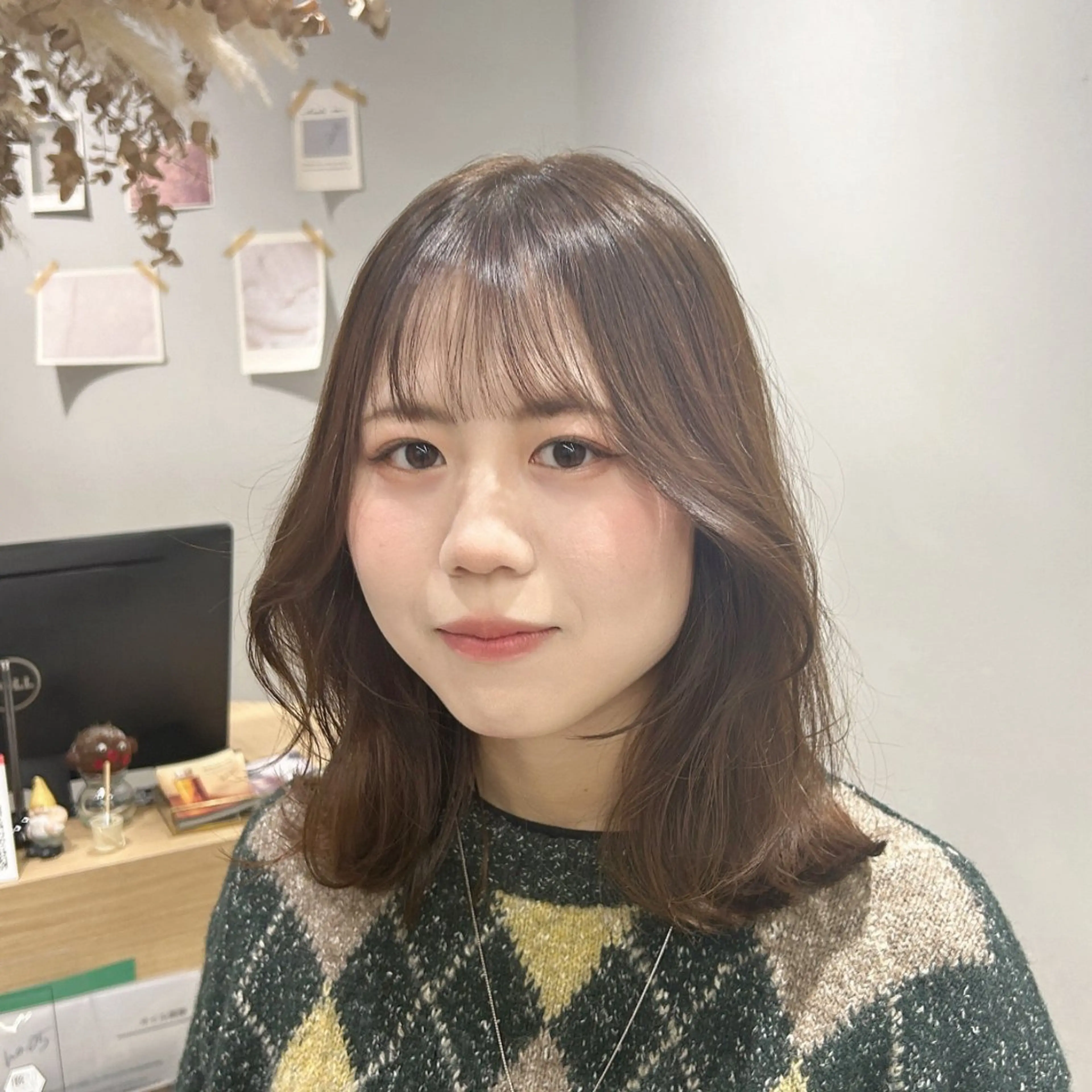 ミディアム カラー ベージュカラー ブリーチ 透明感カラー ブリーチなしカラー オリーブベージュ 韓国ヘア×レイヤー カット/上田丈也のヘアスタイル