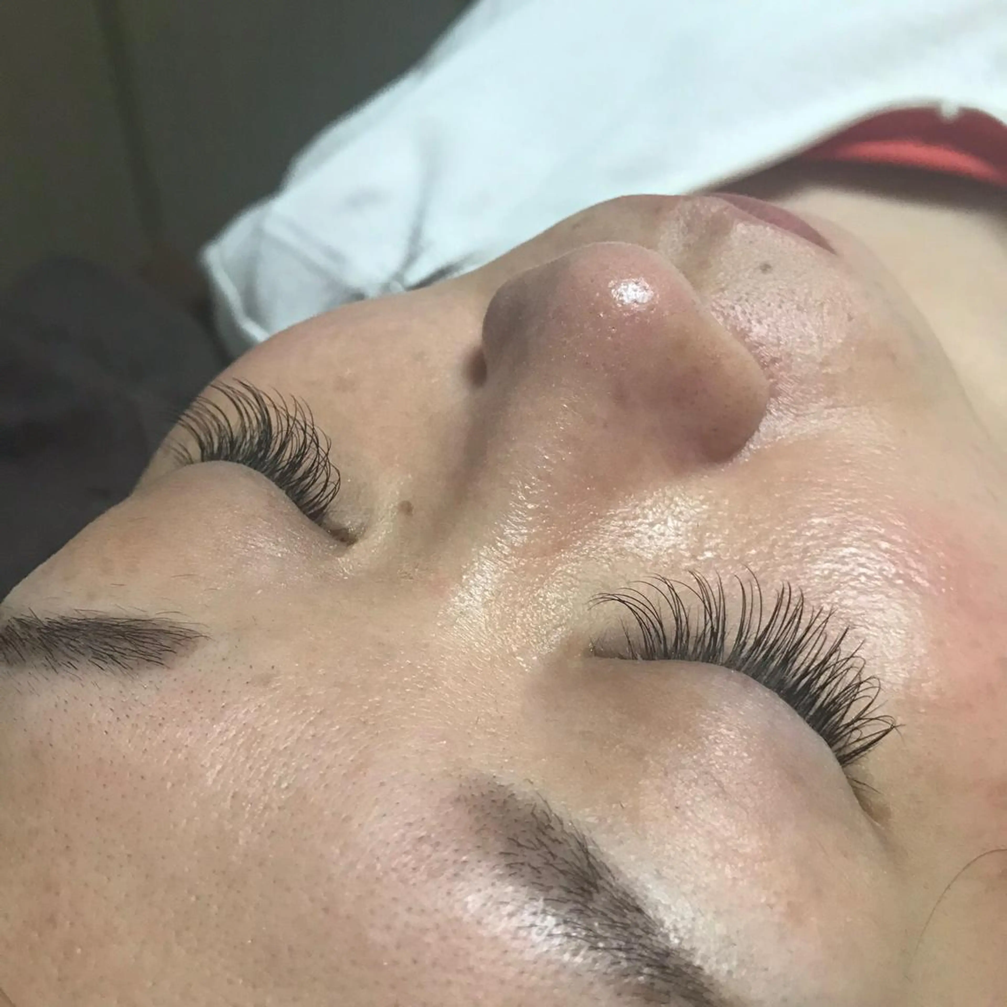 マツエク・マツパ レイヤーカット✖️ 柔らかベージュカラーのヘアスタイル