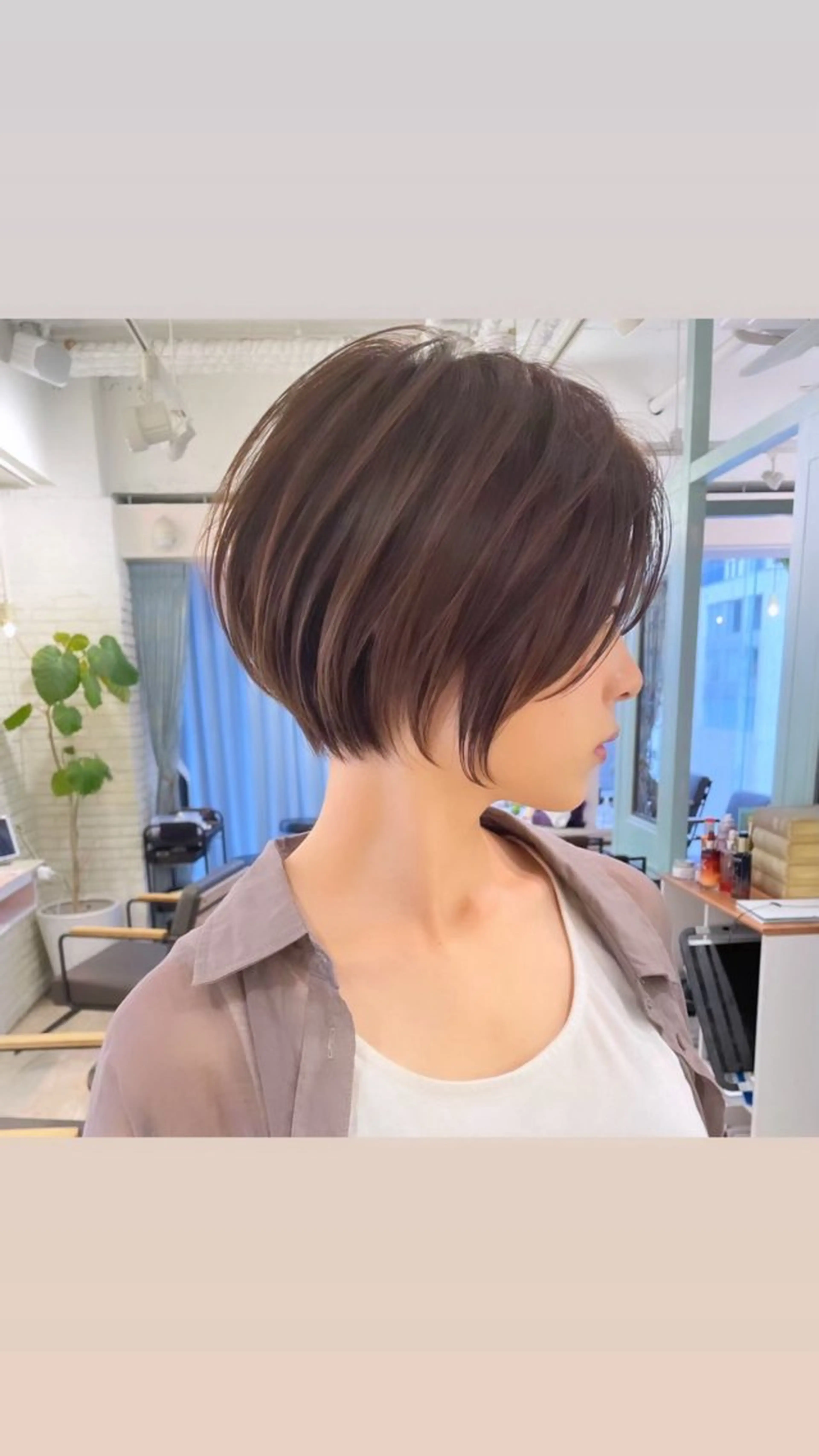 ショート カラー 似合わせレイヤー・ボ ブ タナカ レイヤのヘアスタイル