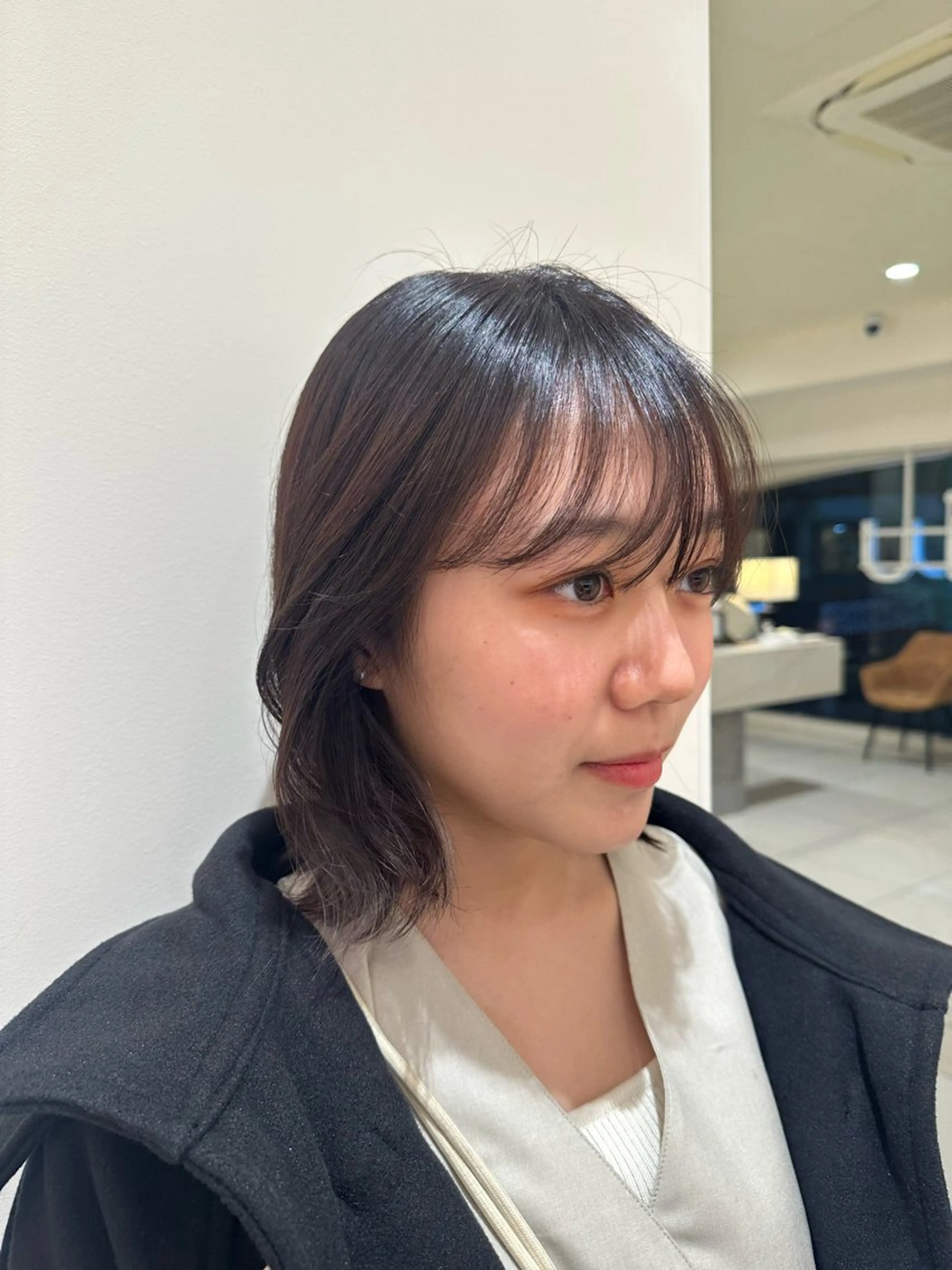 ミディアム カラー タイトボブ個性派カラ ーAKANEのヘアスタイル