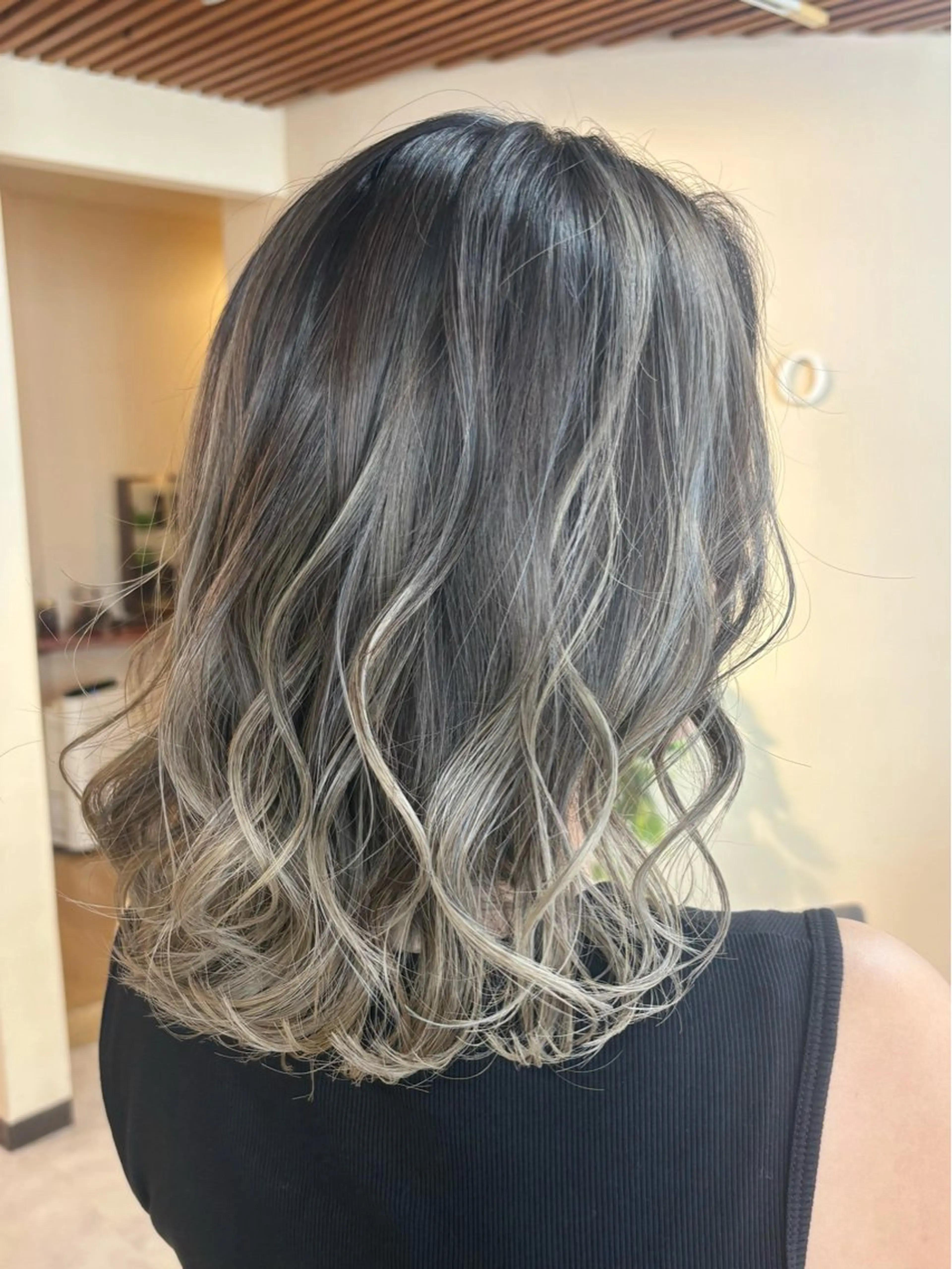 ミディアム レイヤーカット 宮本 いぶきのヘアスタイル