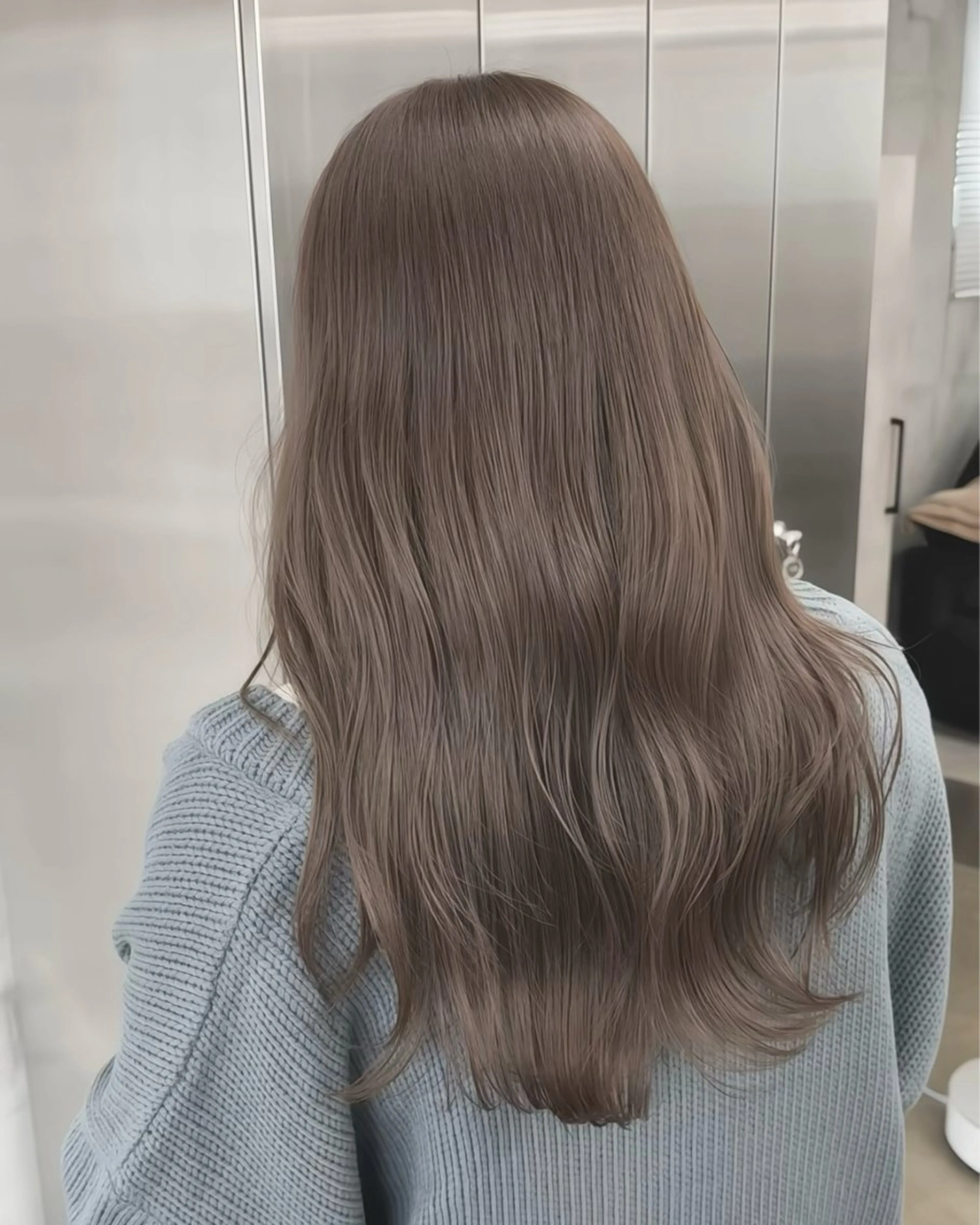 ロング カラー ブリーチ グレージュ ブリーチなしカラー カット ヘアカラー トリートメント 高橋大樹/グレージュ 透明感/髪質改善のヘアスタイル