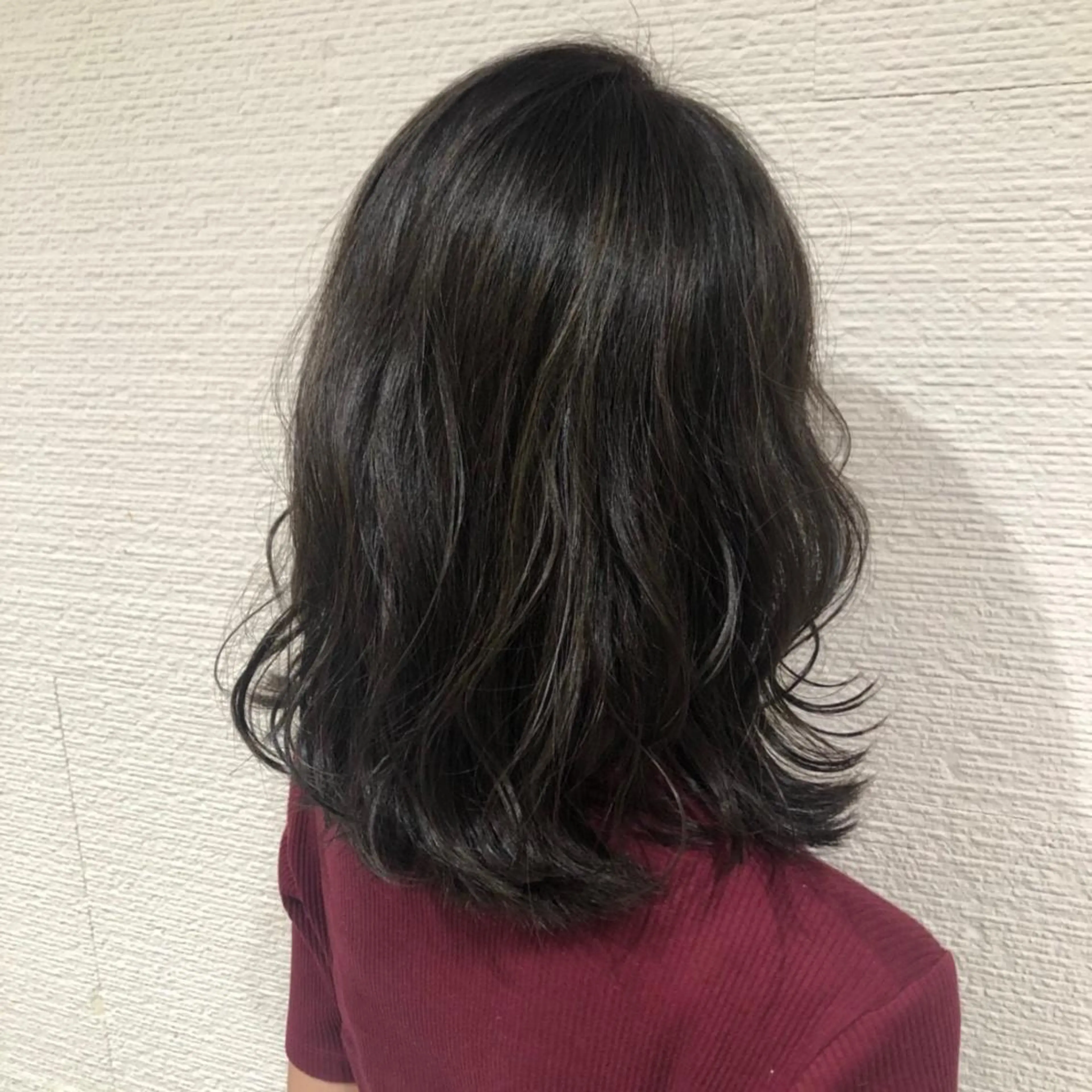セミロング カラー ヘアアレンジ グレージュ カーキグレージュ 白髪ぼかしハイライト 茗荷谷駅徒歩2分のヘアスタイル