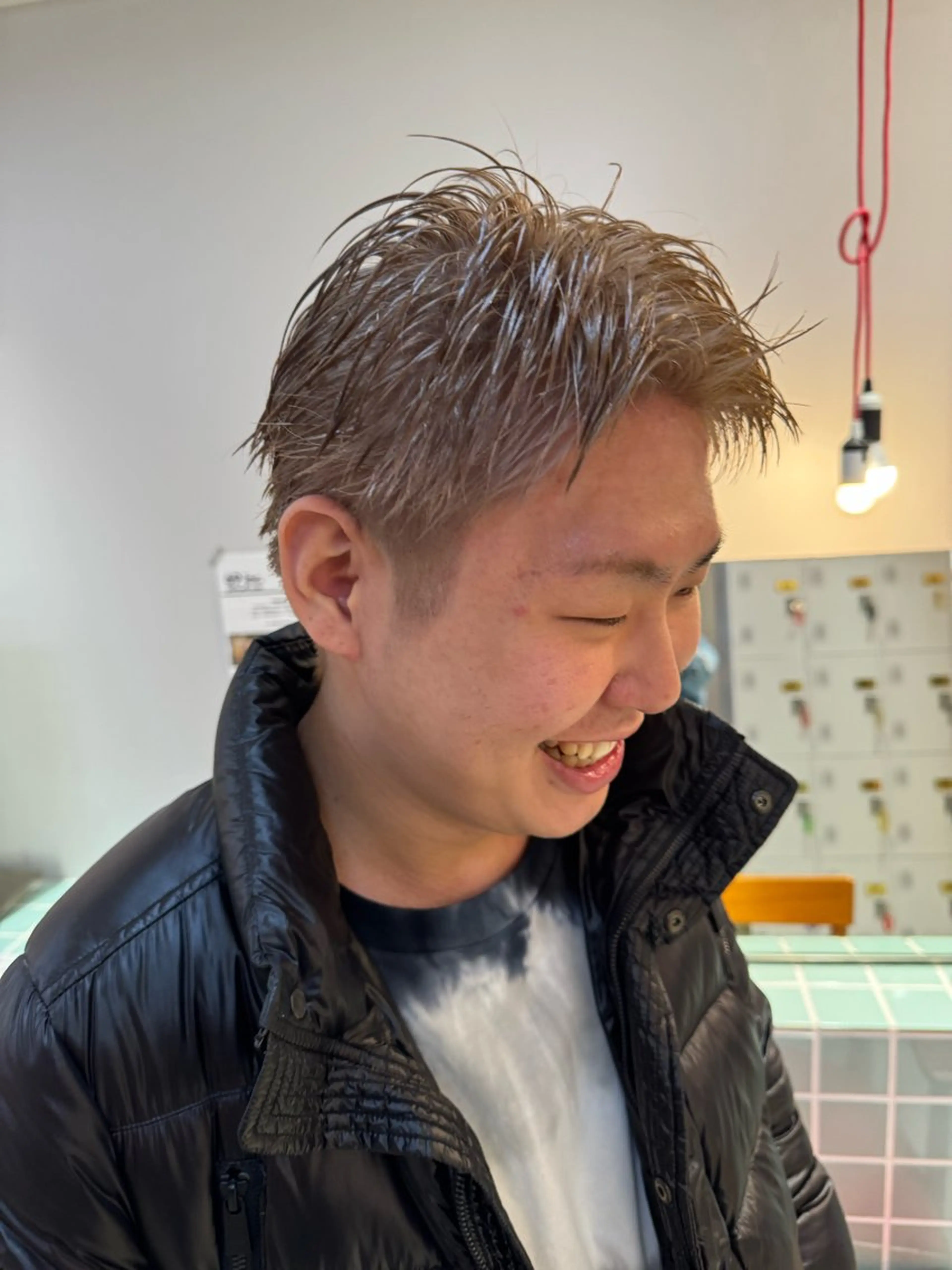 ショート メンズ メンズブリーチ ヘアカラー ROSTAR セイゴのヘアスタイル