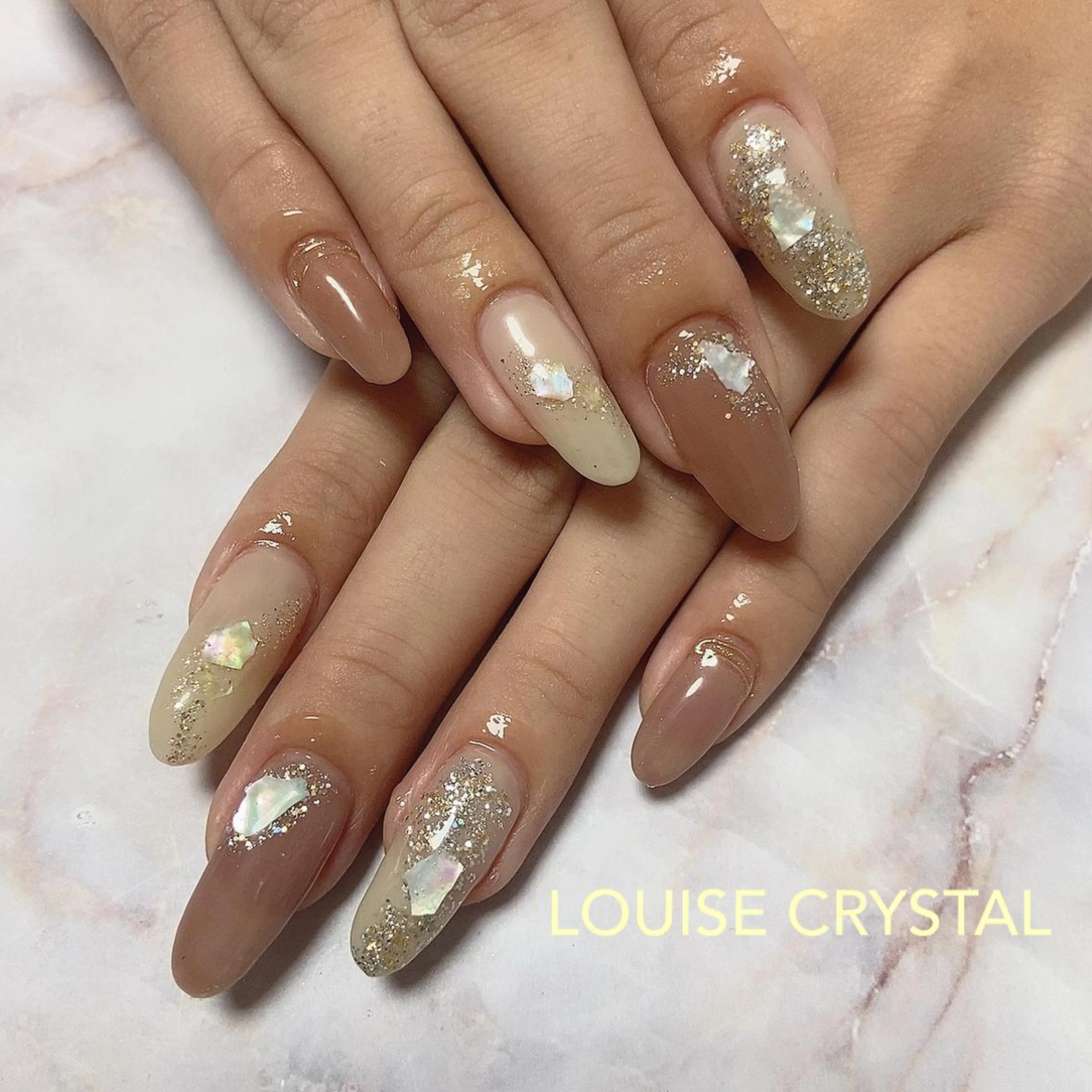 ネイル キラキラネイル LOUISE CRYSTALのネイルデザイン