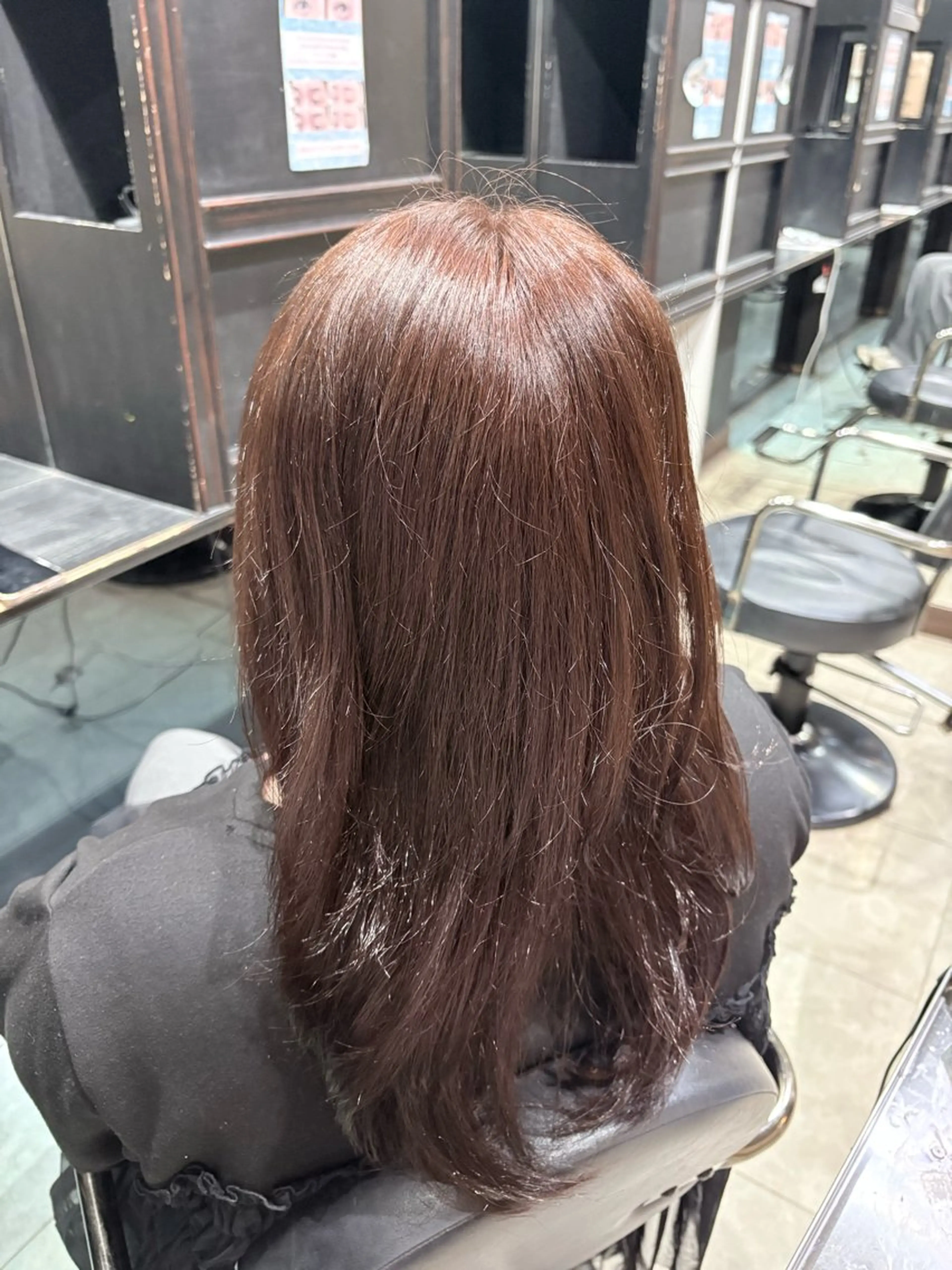 カラー 信澤 瑠俐のヘアスタイル